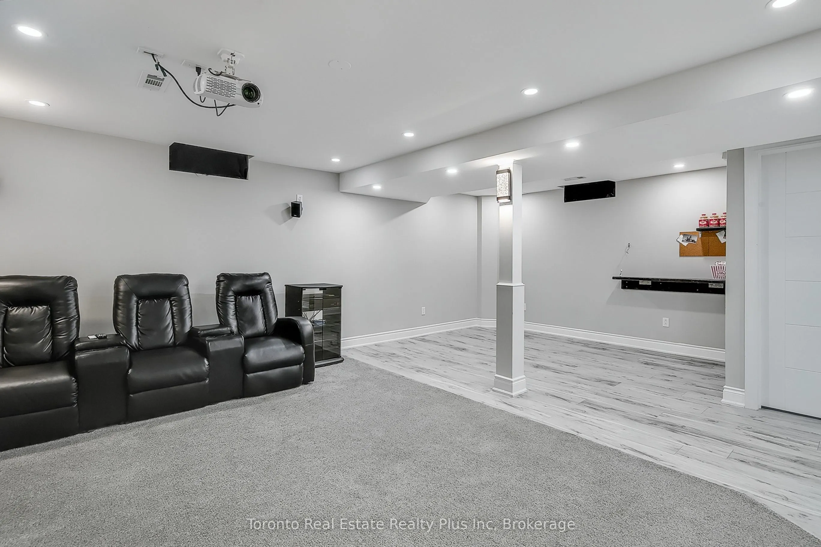 35 Langlaw Drive