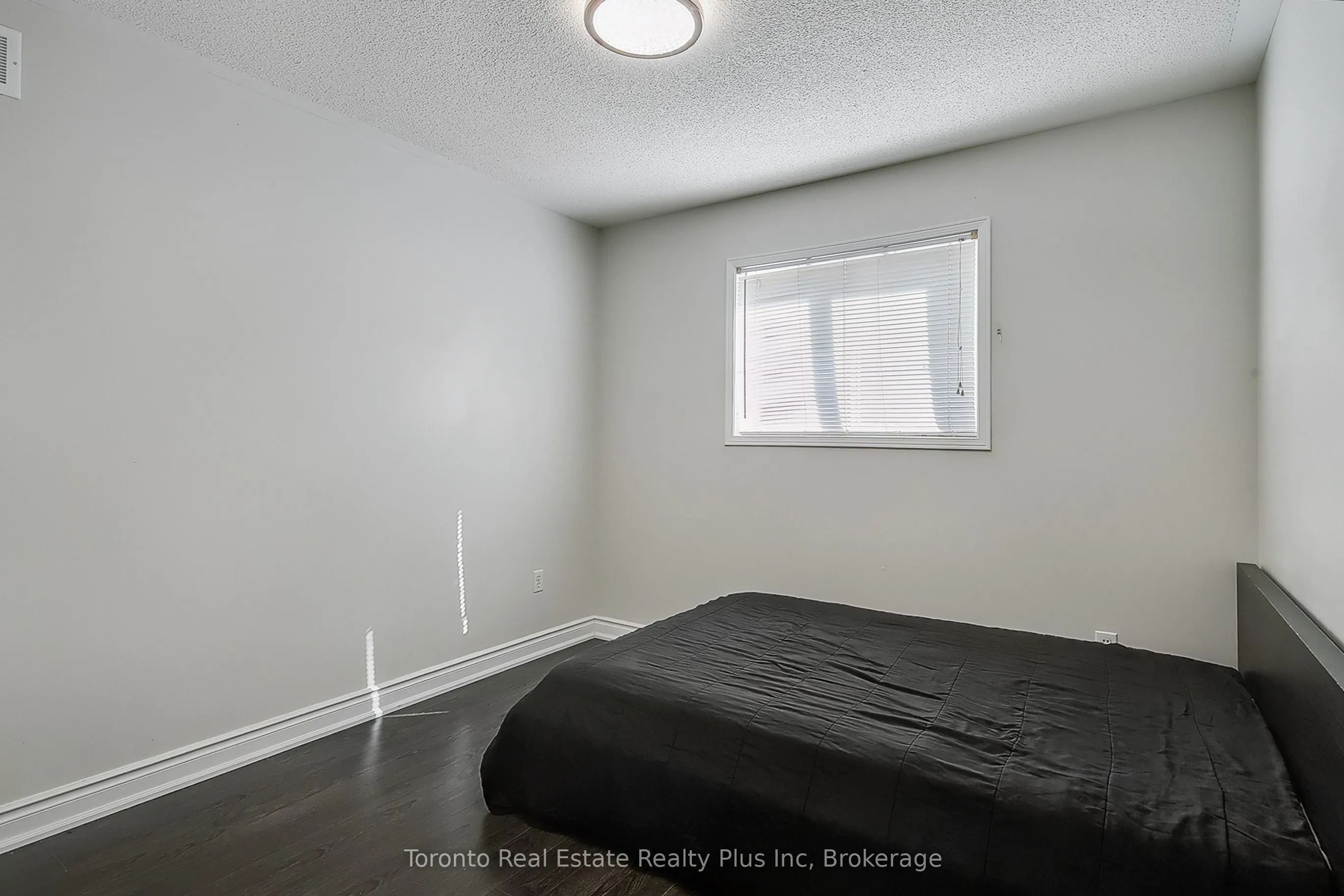 35 Langlaw Drive