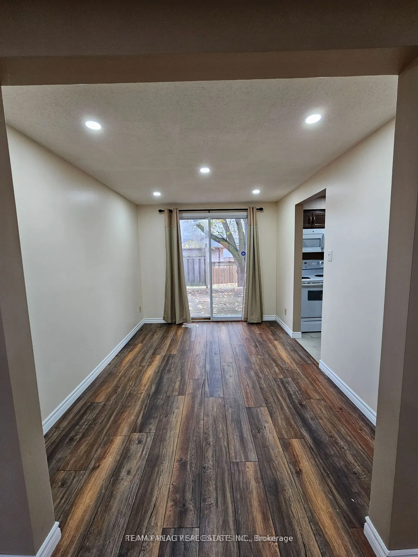 106 Millwood Crescent