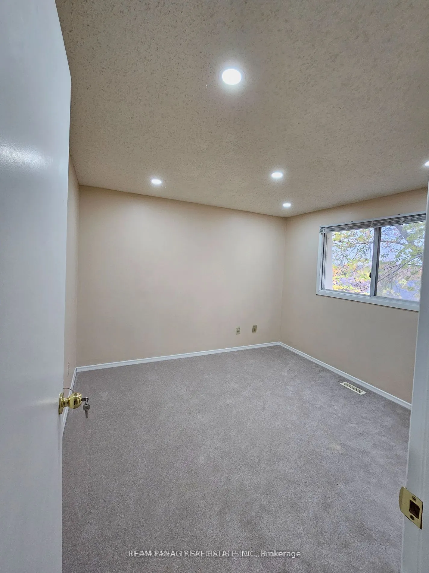 106 Millwood Crescent