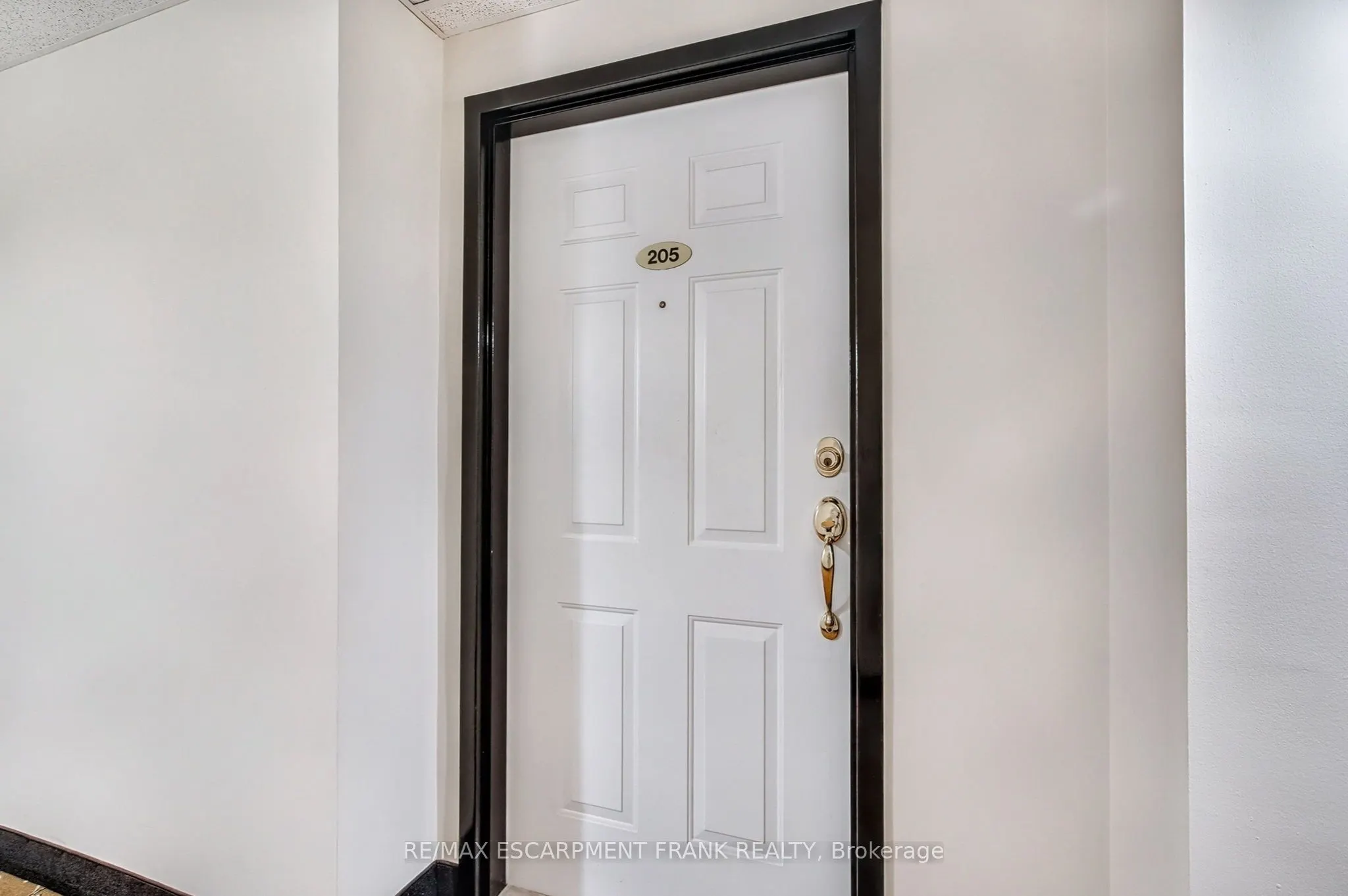 970 Golf Links Road, #205