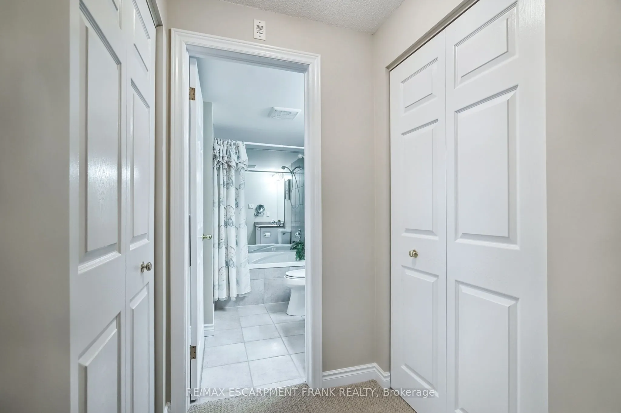 970 Golf Links Road, #205