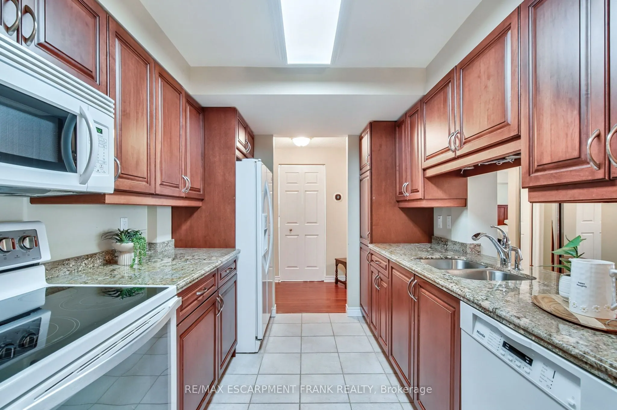 970 Golf Links Road, #205