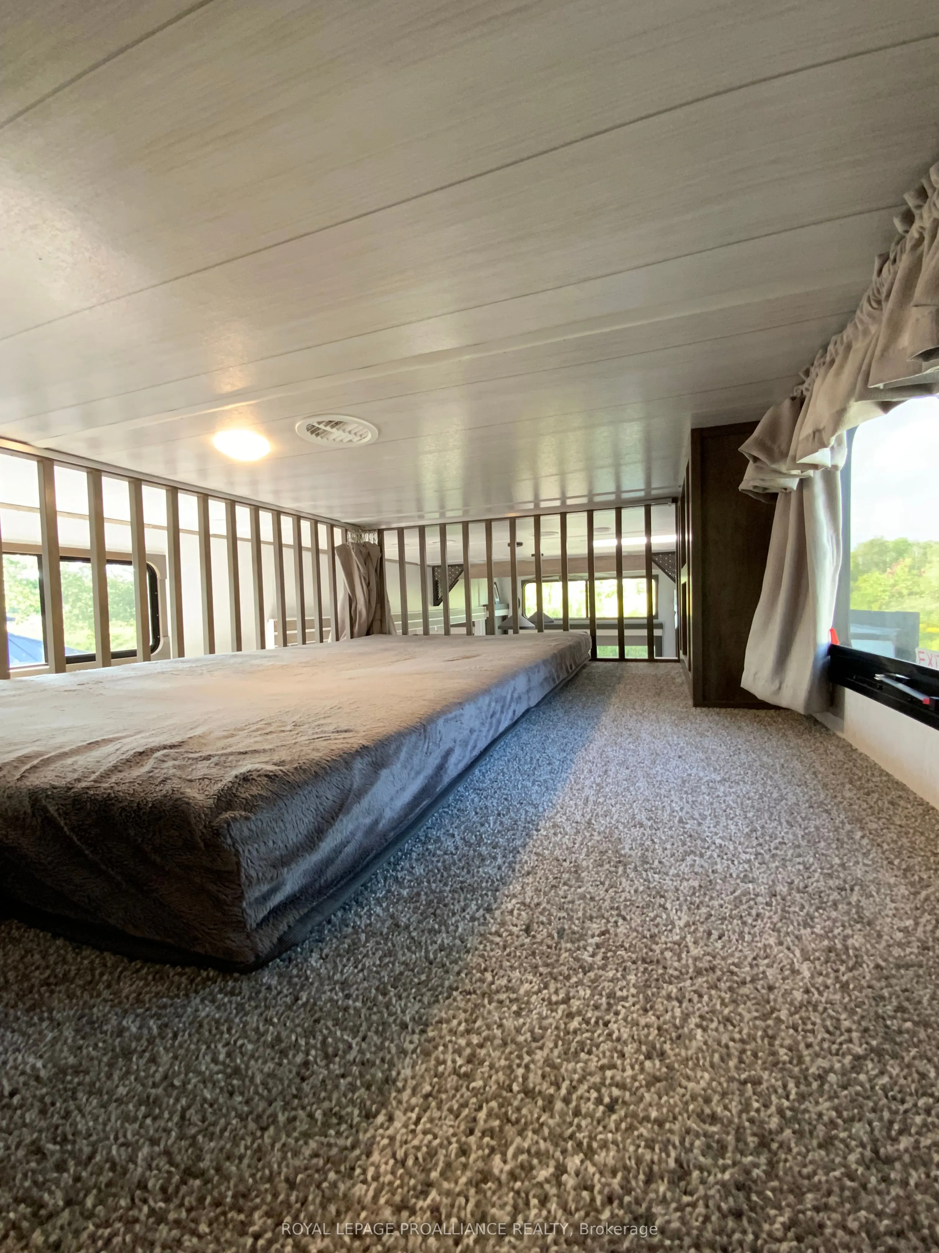 9 Island Park