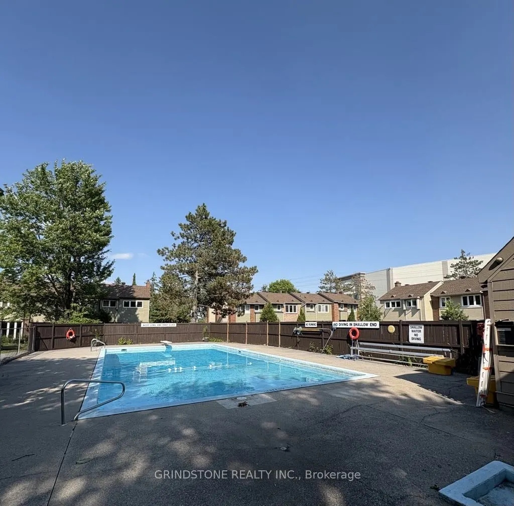21 Midland Crescent, #14