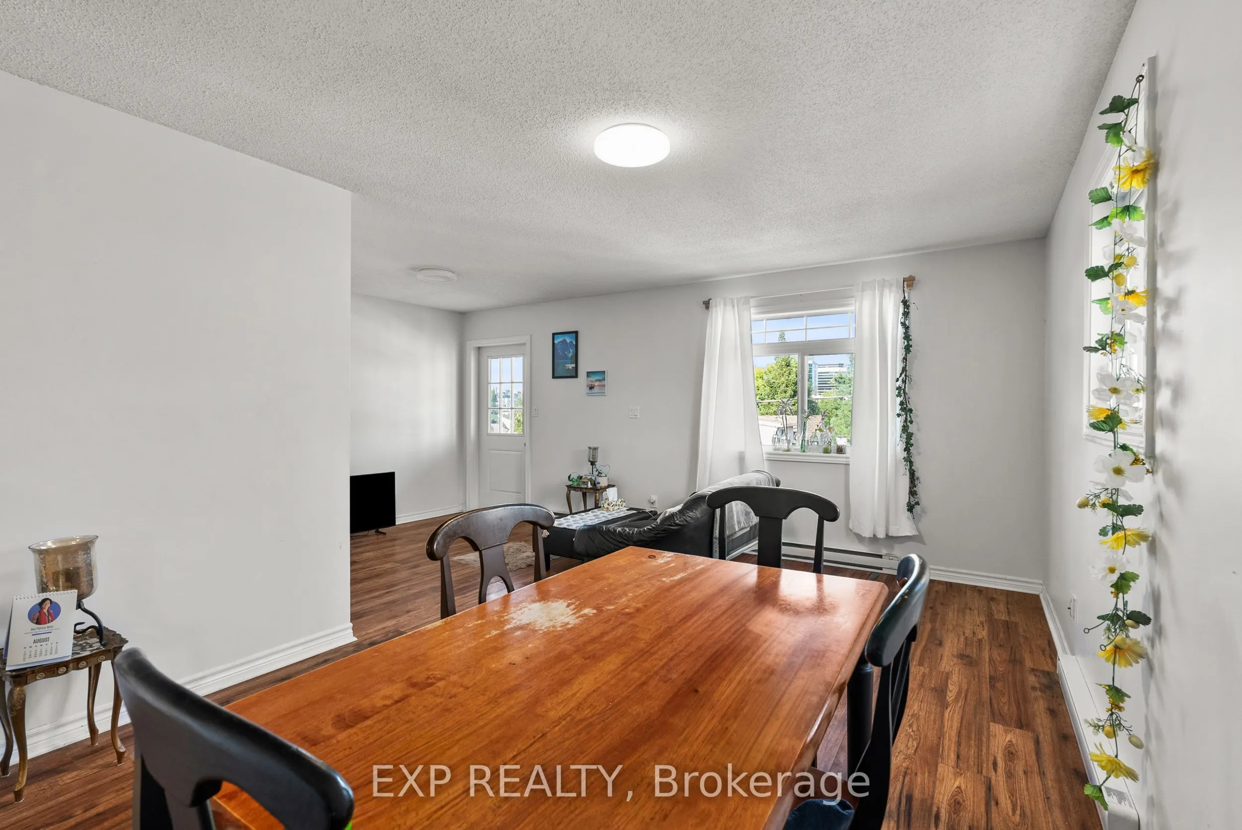 52 Champagne Avenue S, #C