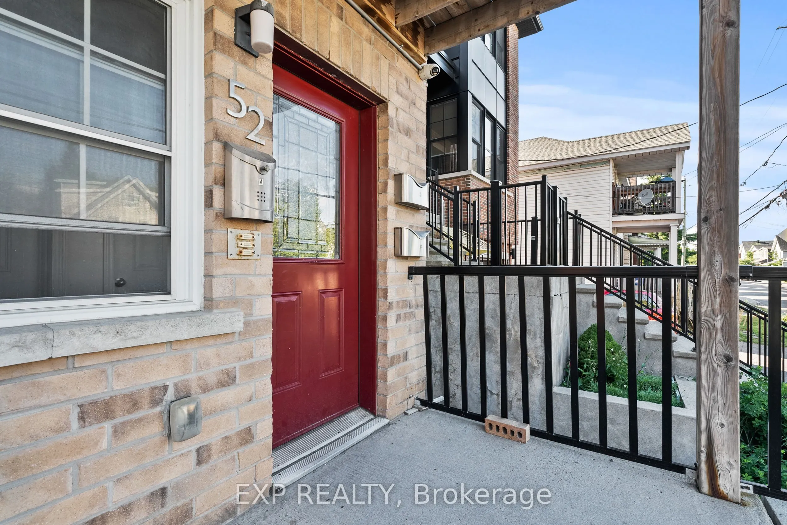 52 Champagne Avenue S, #C