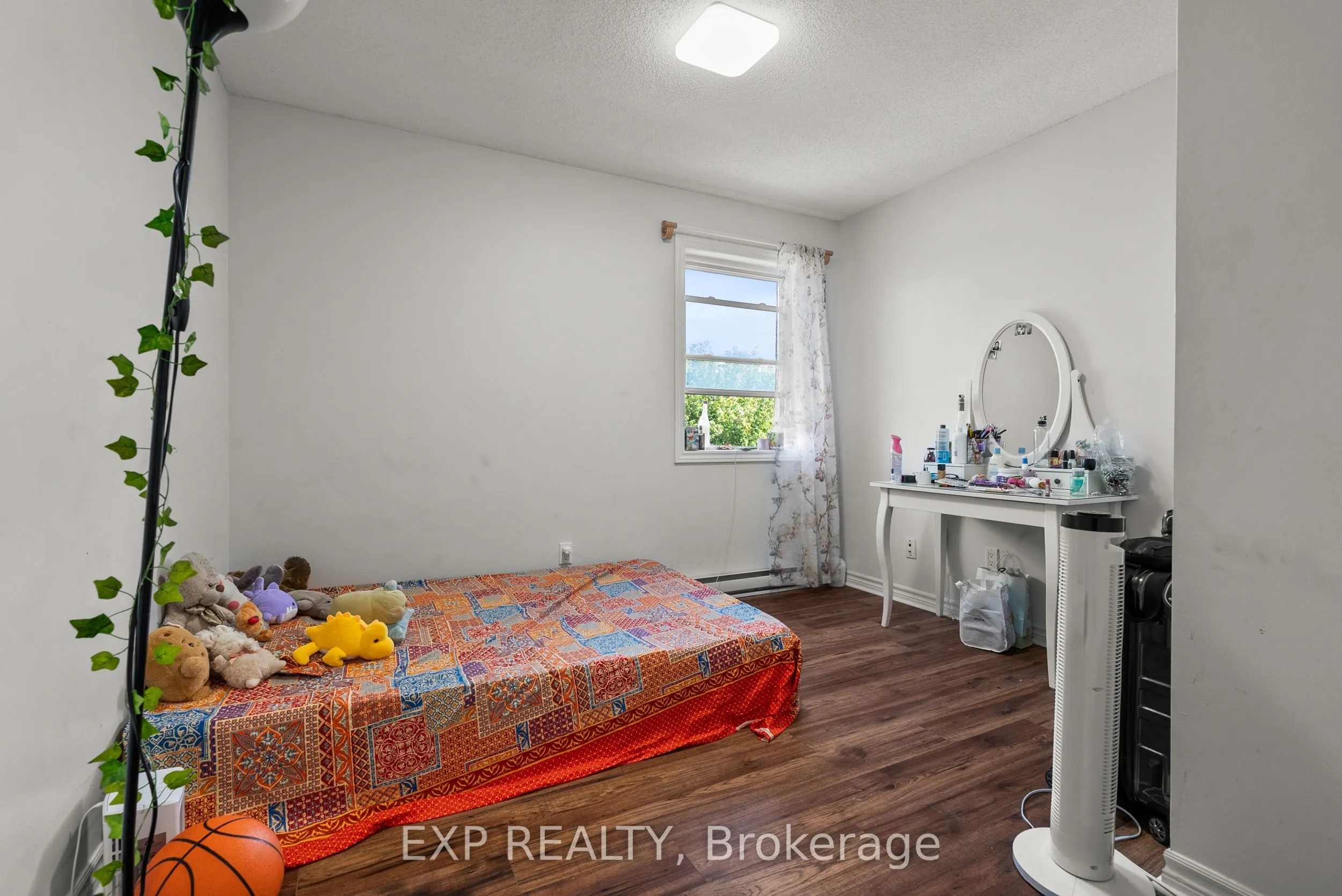 52 Champagne Avenue S, #C