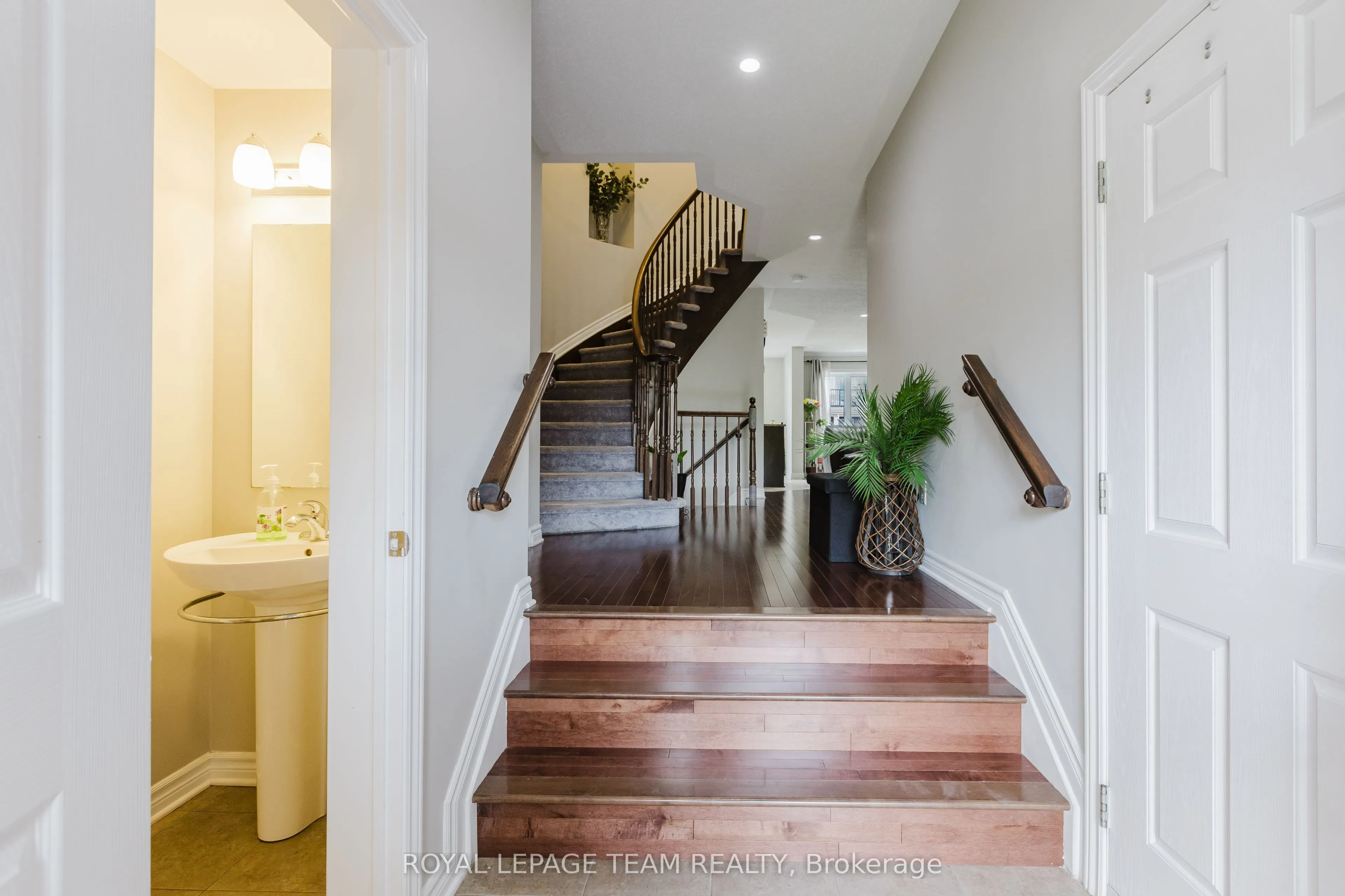 121 Mancini Way