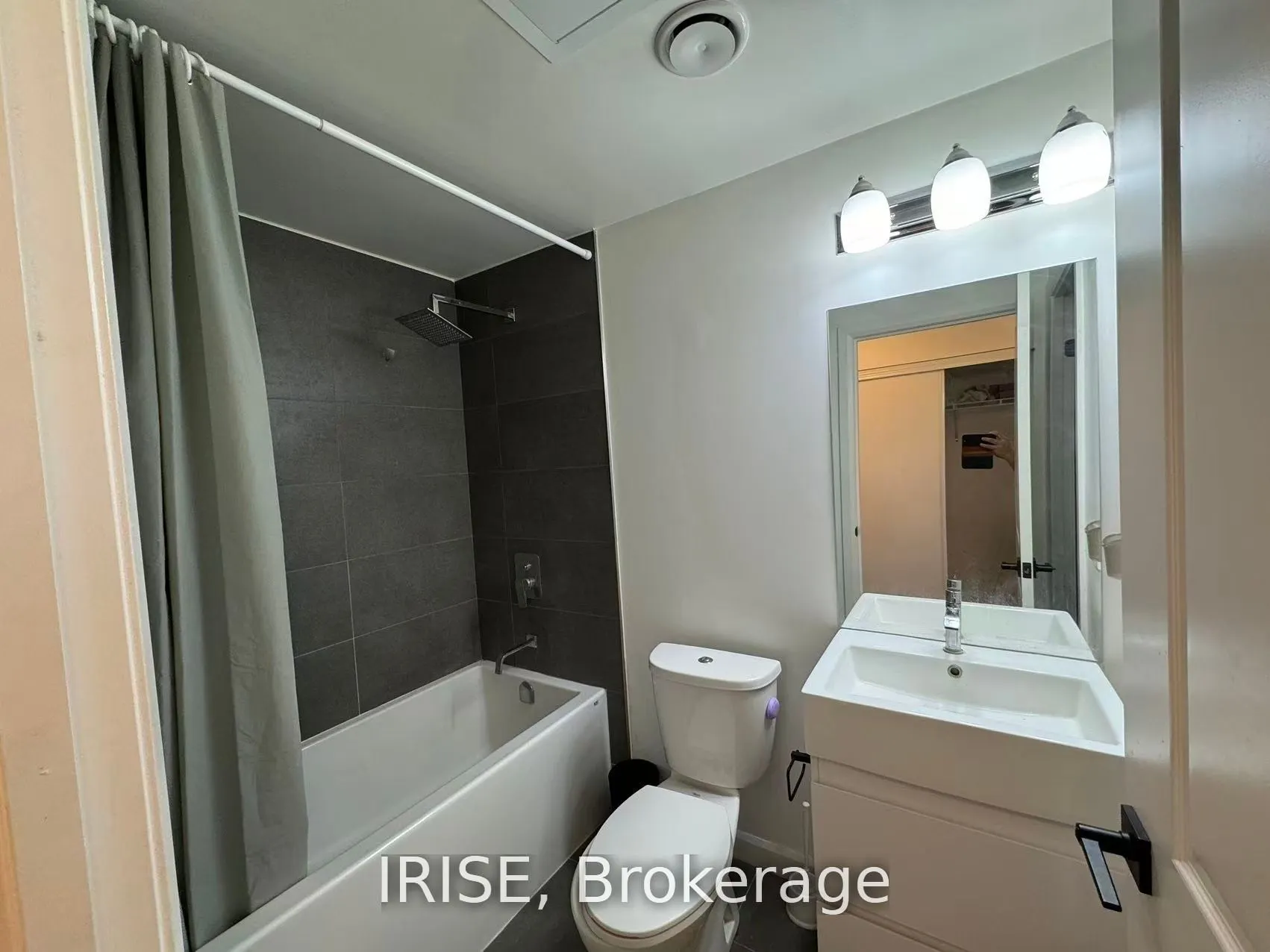 7 Erie Avenue, #512