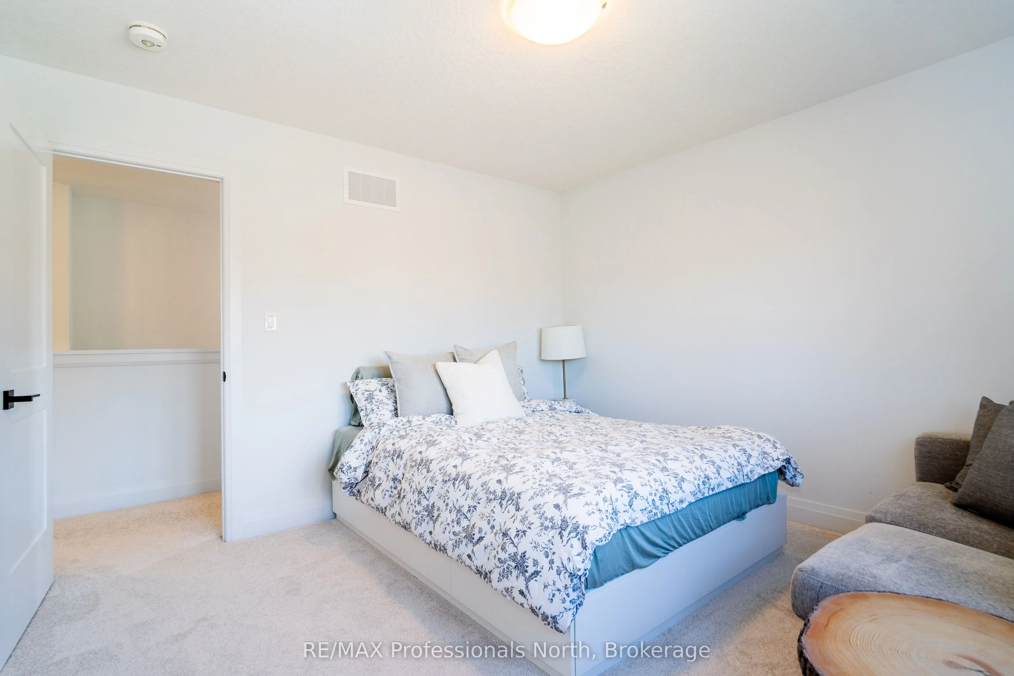 35 Woodstream Drive
