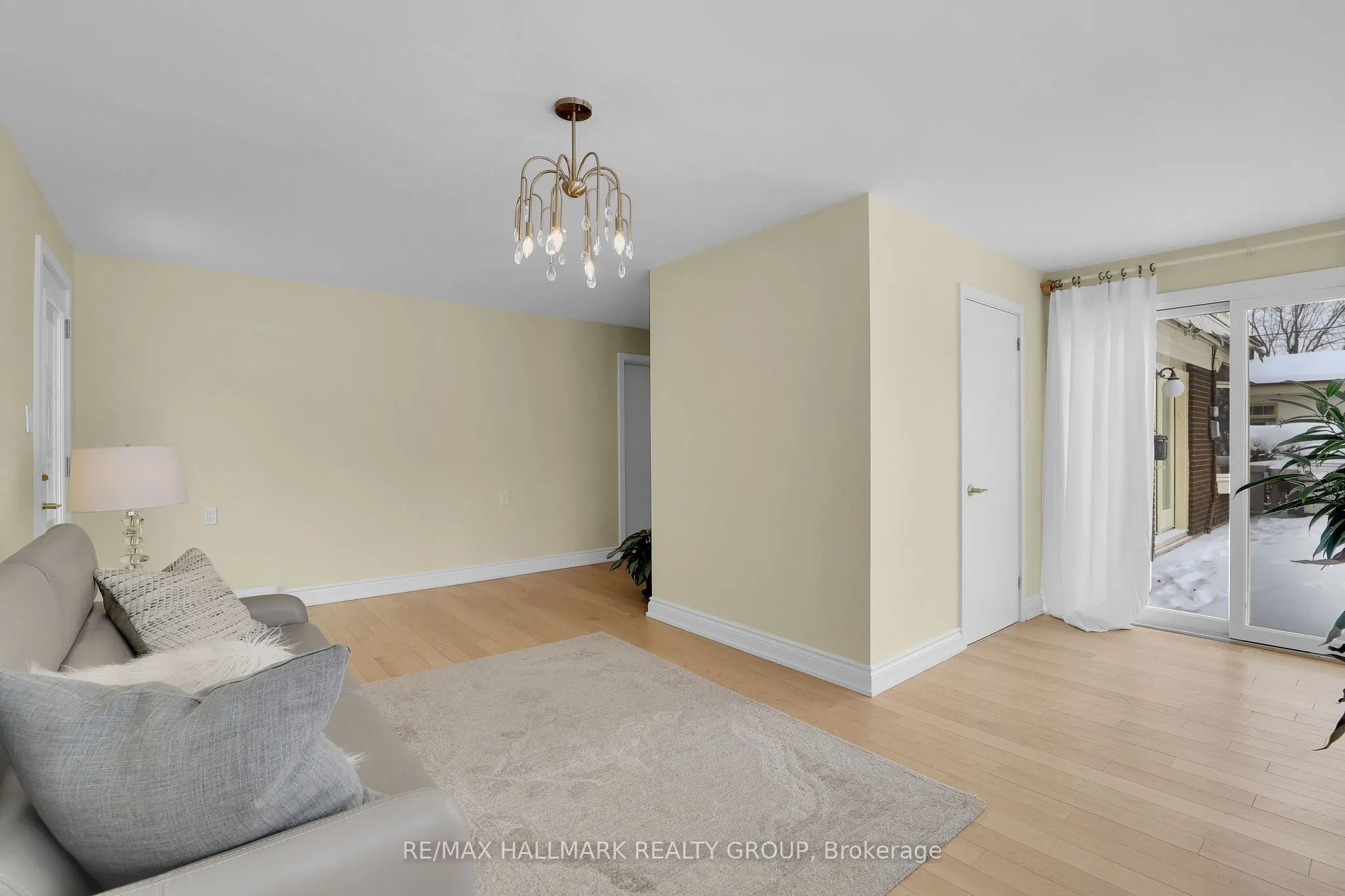 1712 Playfair Drive