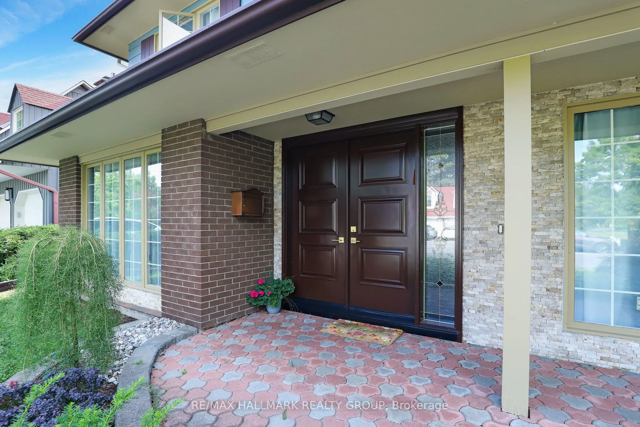 1712 Playfair Drive