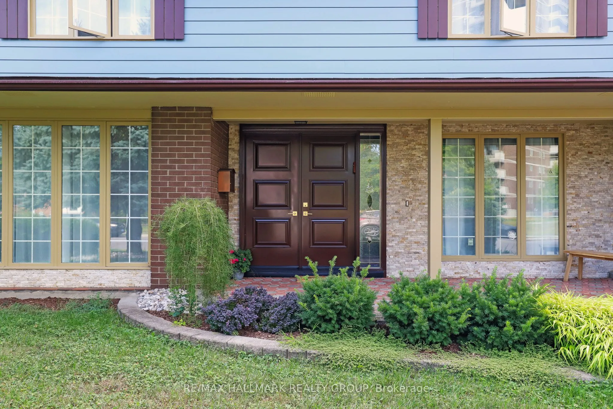 1712 Playfair Drive