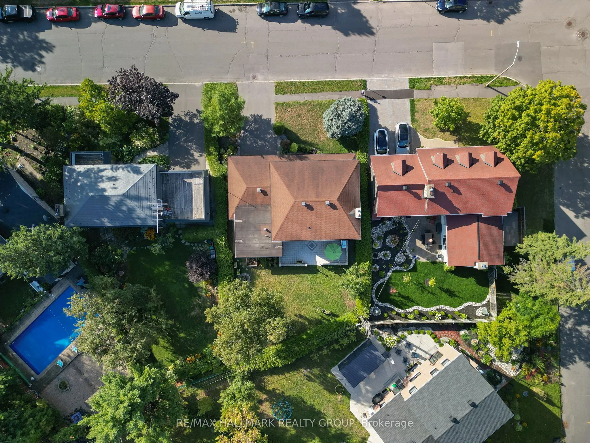1712 Playfair Drive