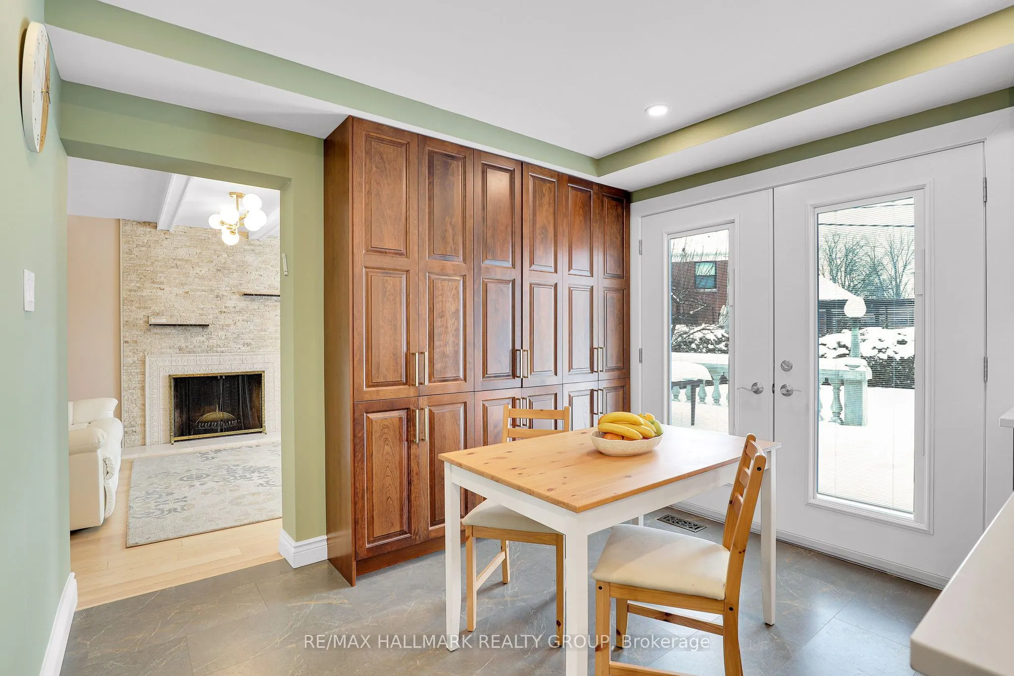 1712 Playfair Drive