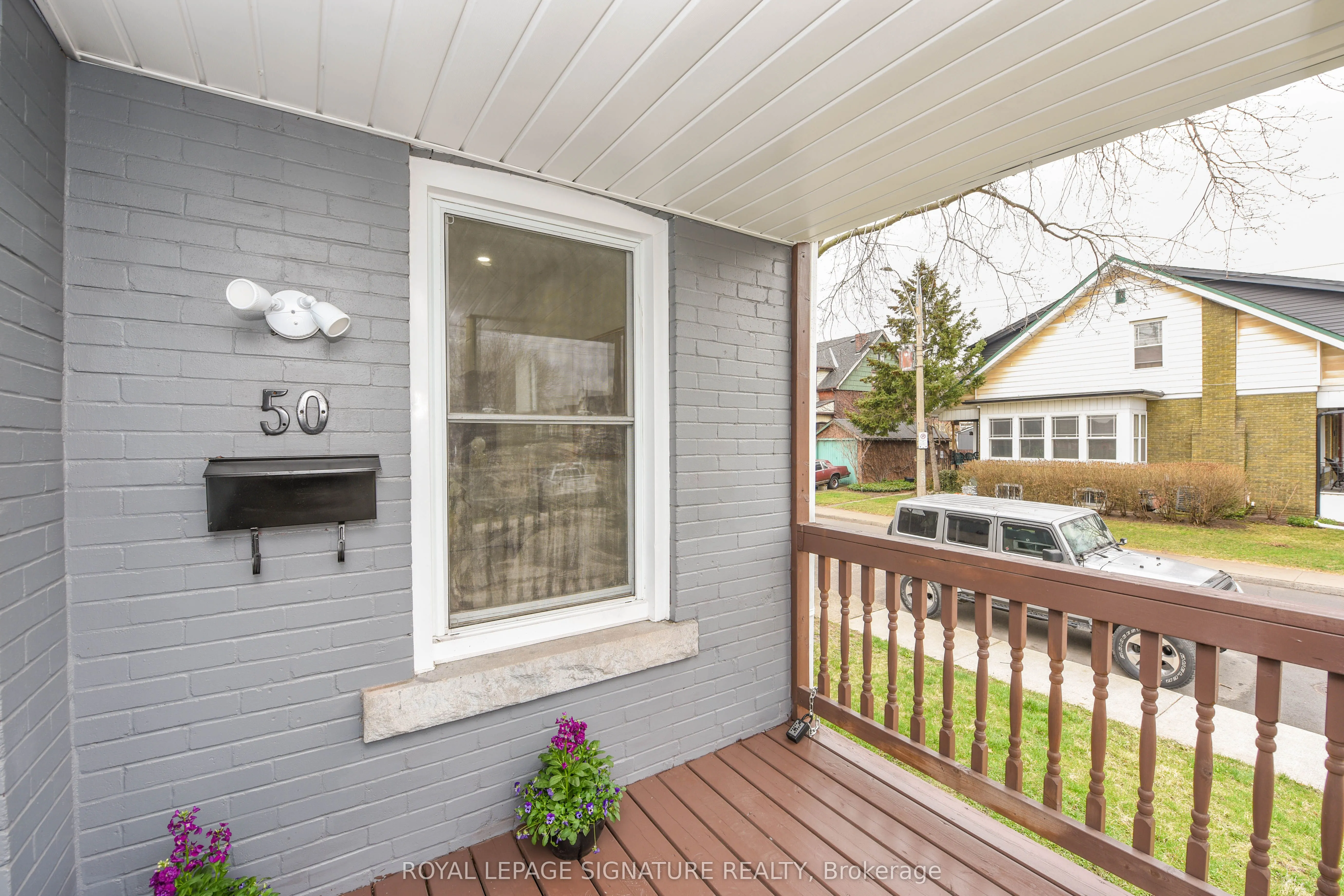 50 Barnesdale Avenue N