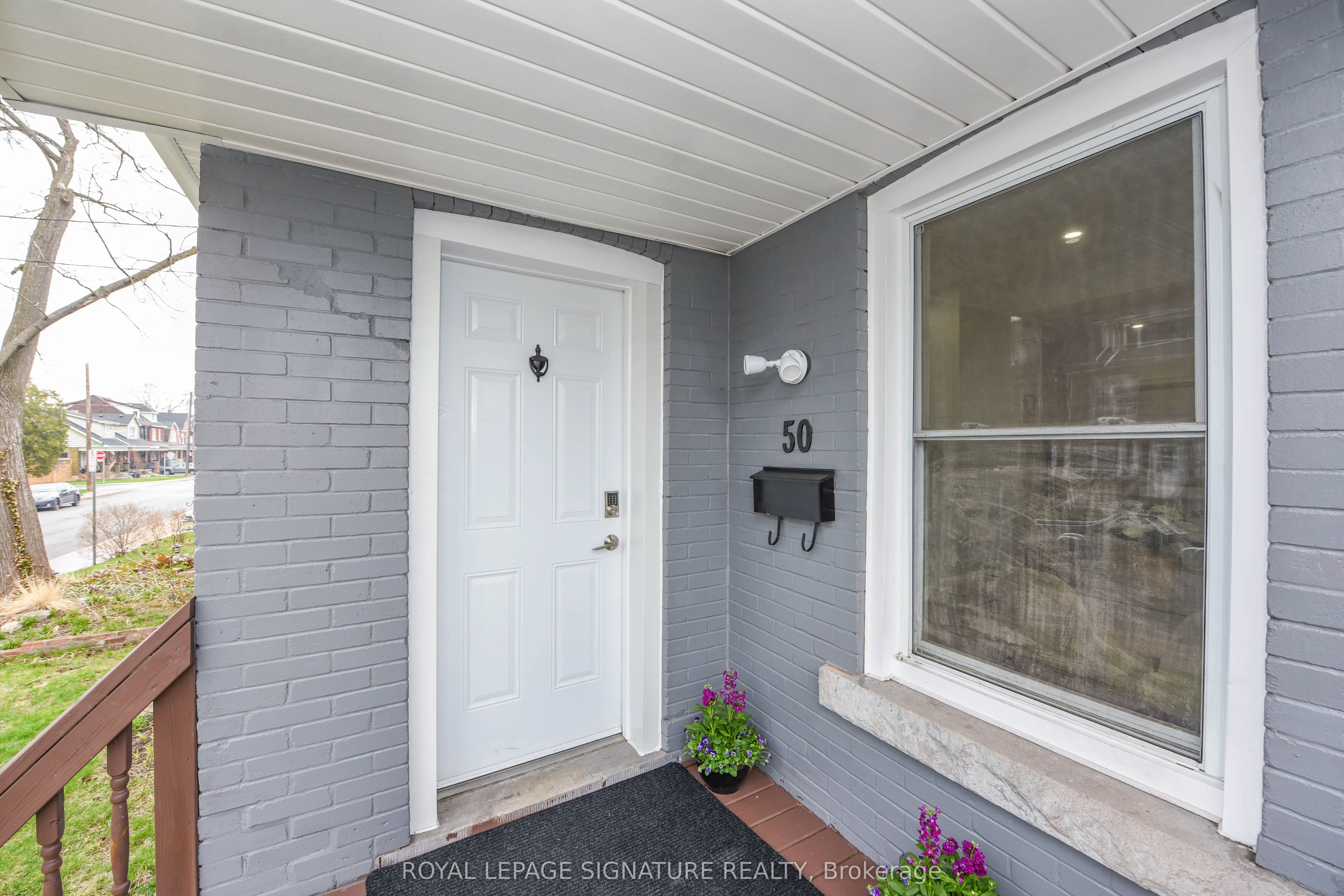 50 Barnesdale Avenue N