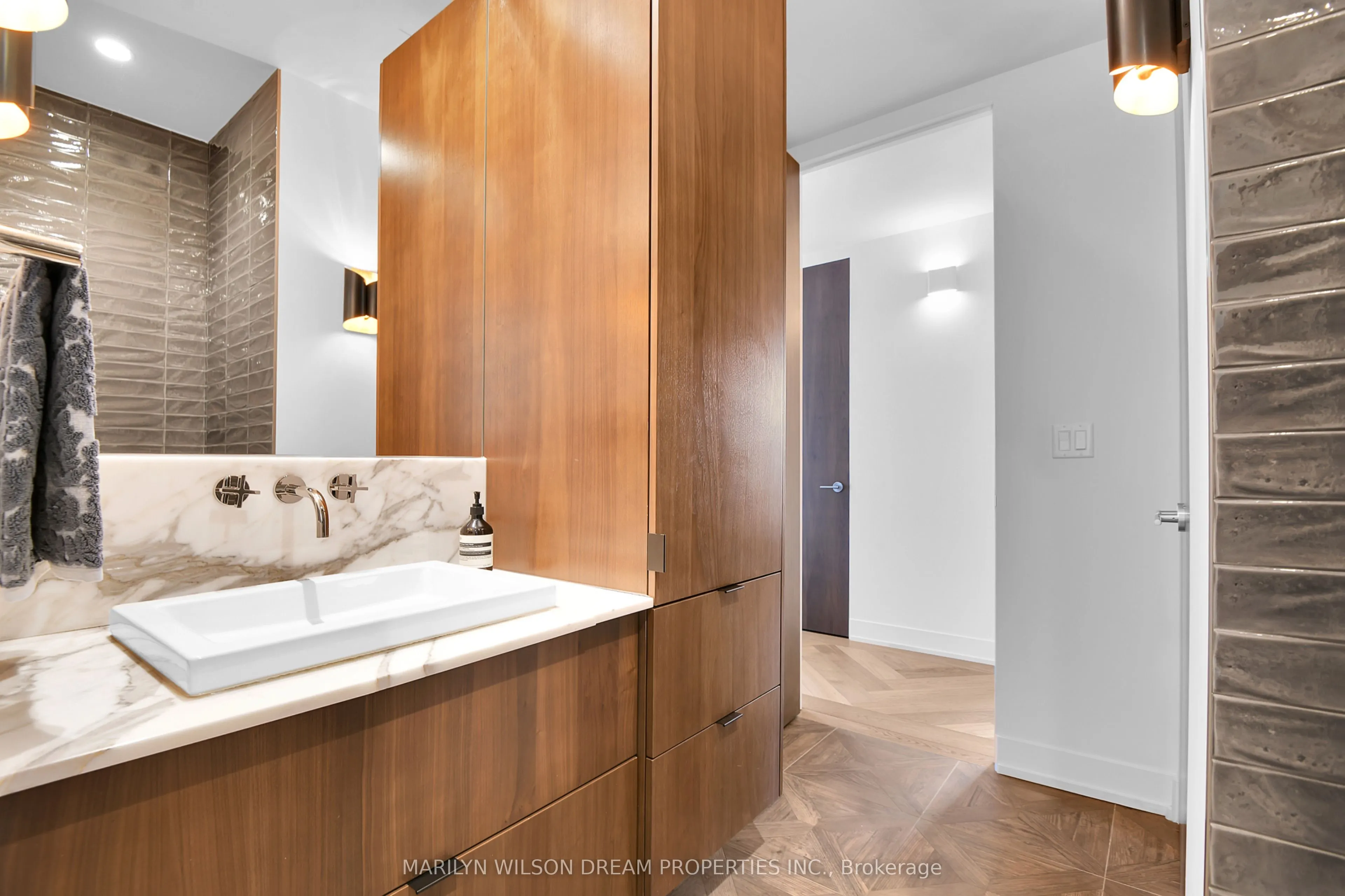 428 Sparks Street, #2101