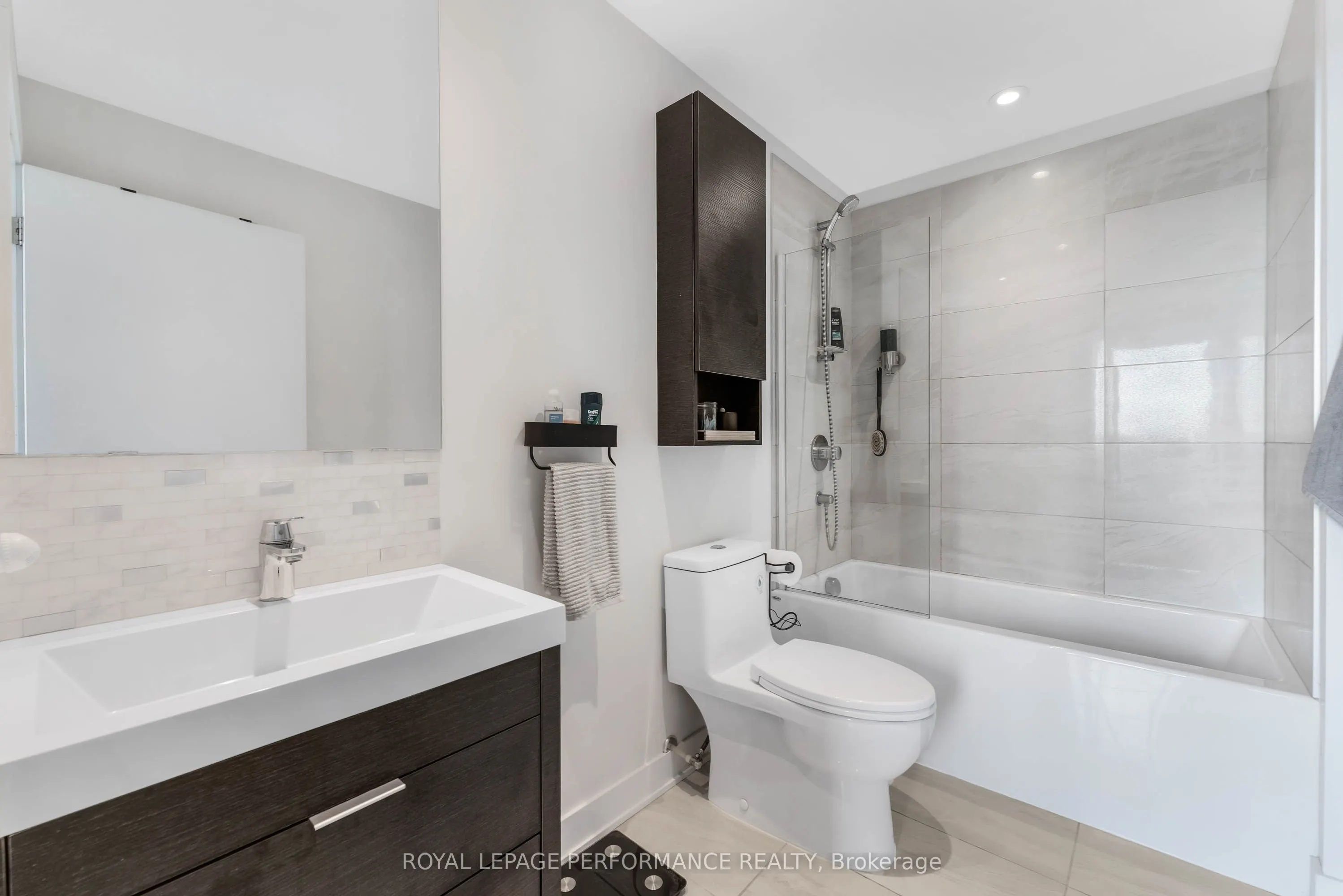 20 Daly Avenue, #1810