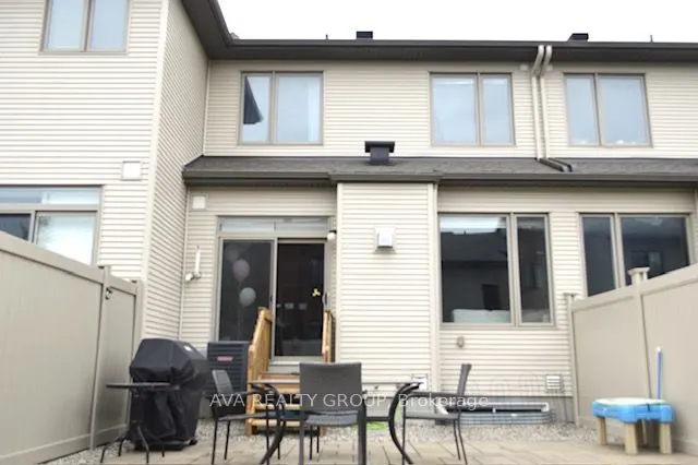542 Triangle Street