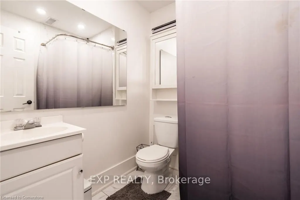 93 John Street S