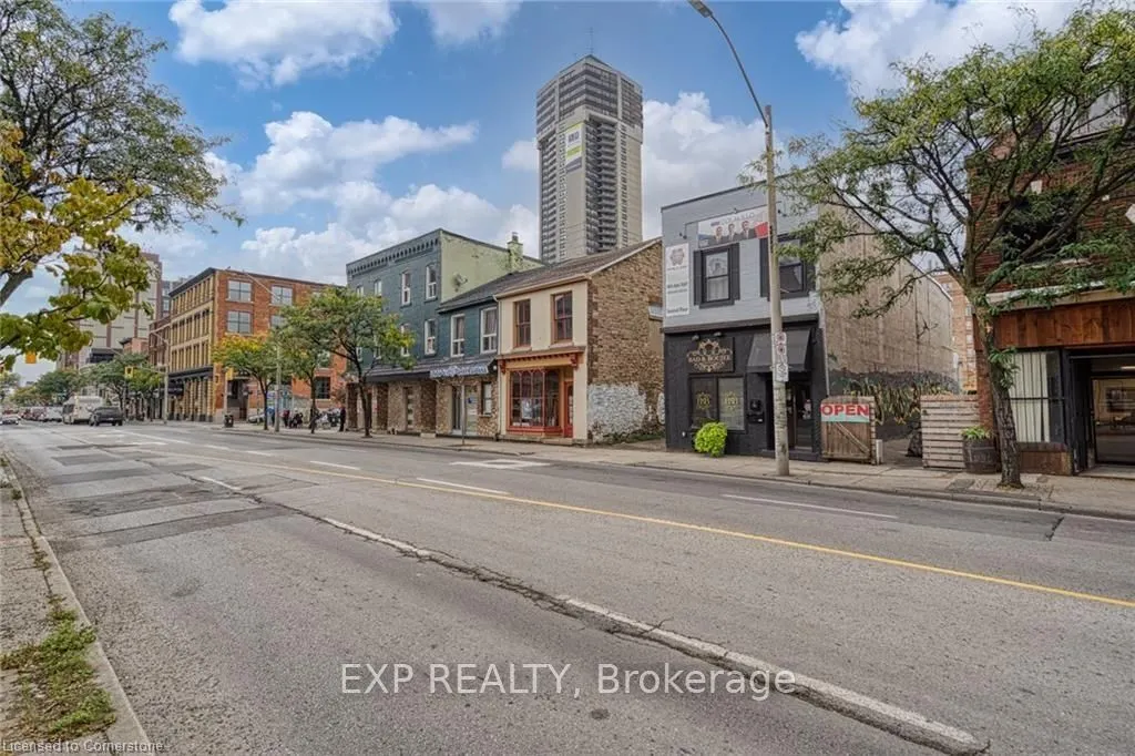 93 John Street S