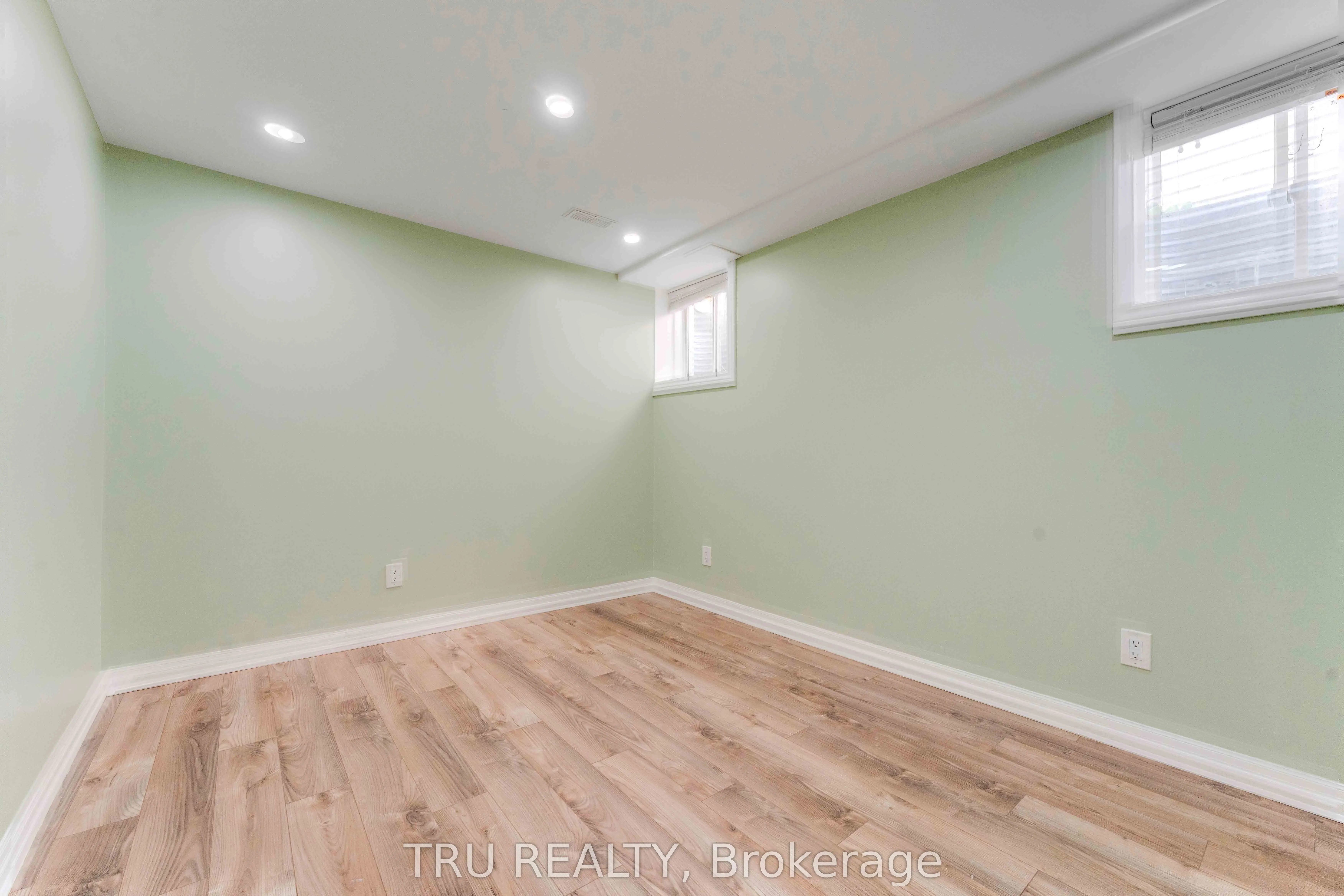 352 Meadowbreeze Drive