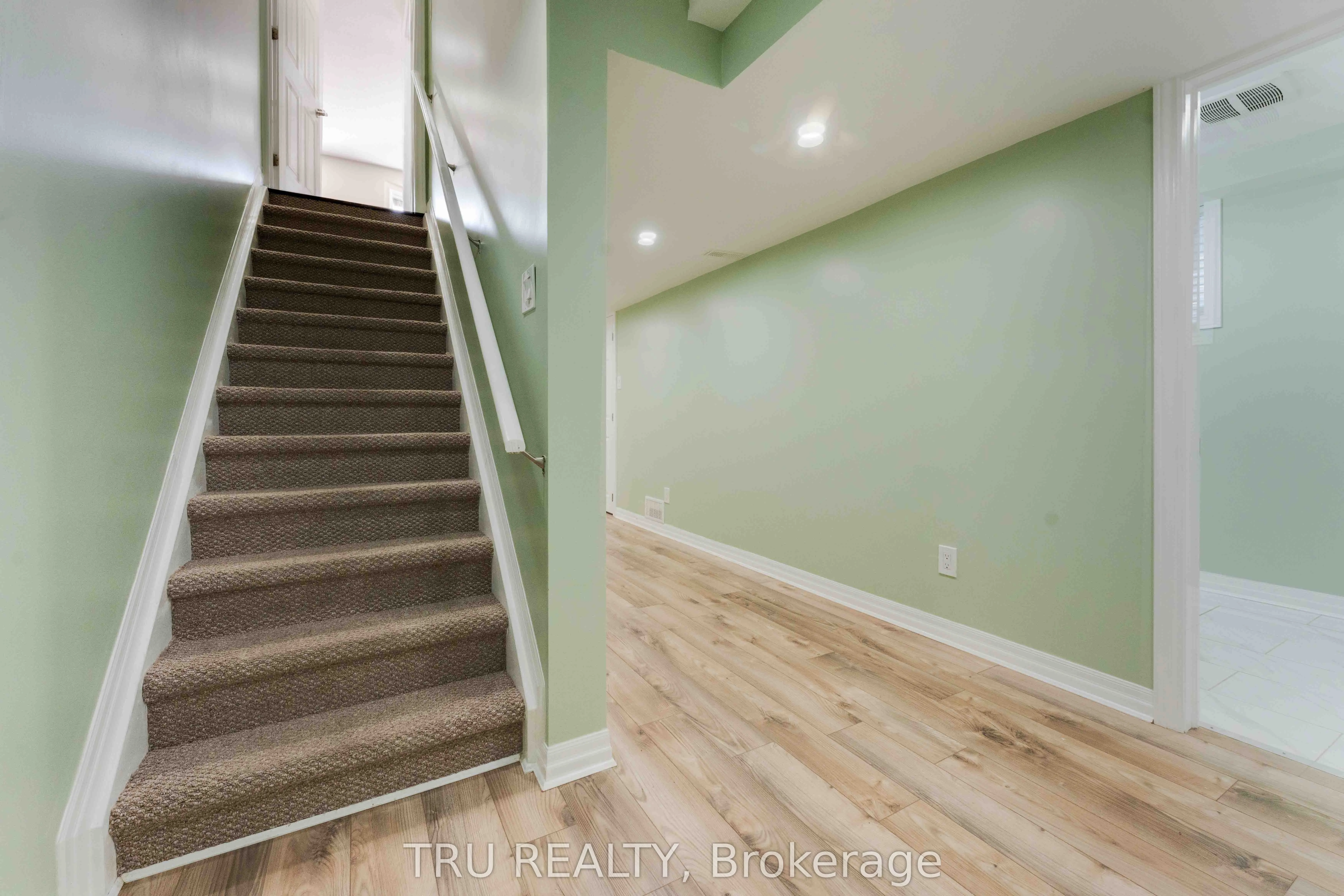 352 Meadowbreeze Drive