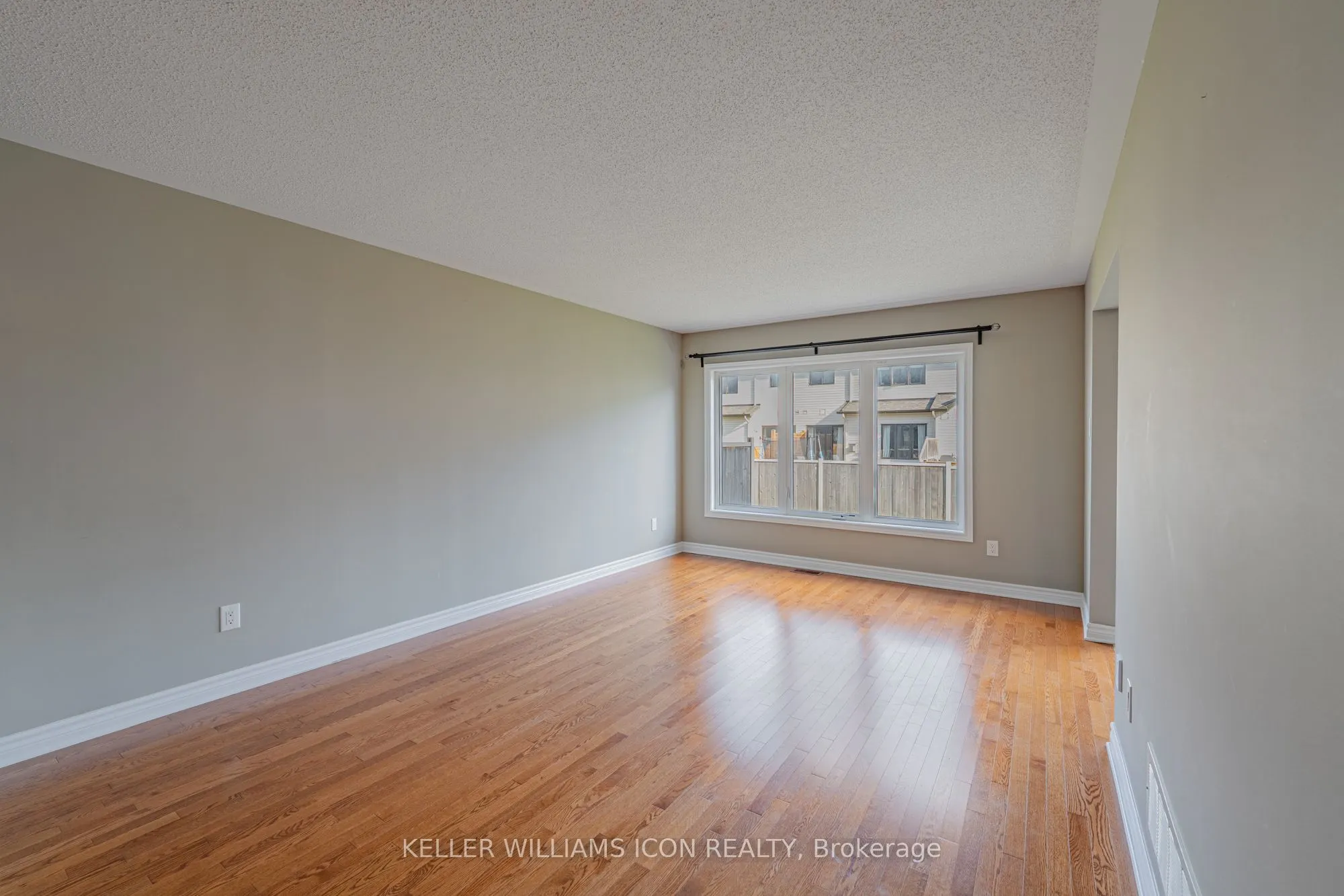 211 Halyard Way