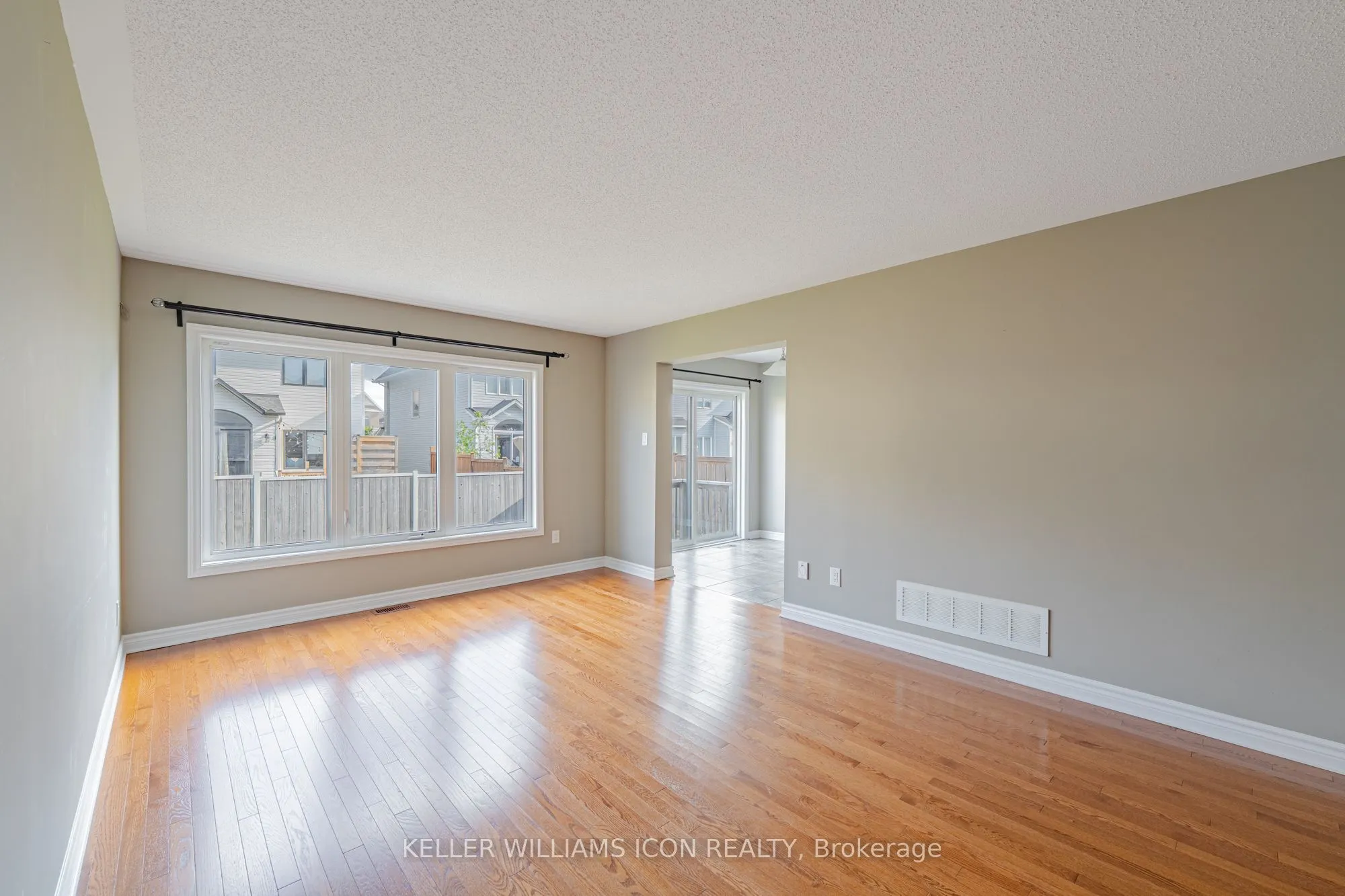 211 Halyard Way