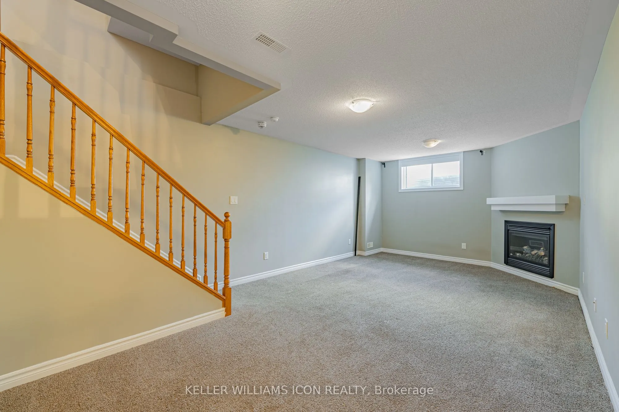 211 Halyard Way