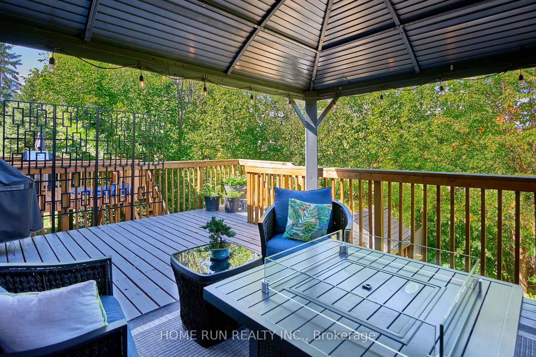 21 Longboat Court
