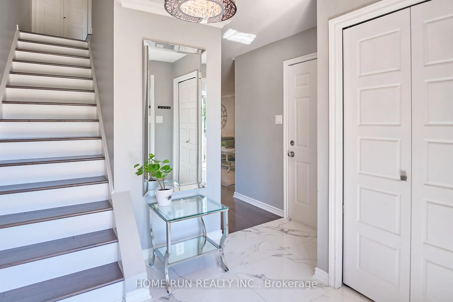 21 Longboat Court