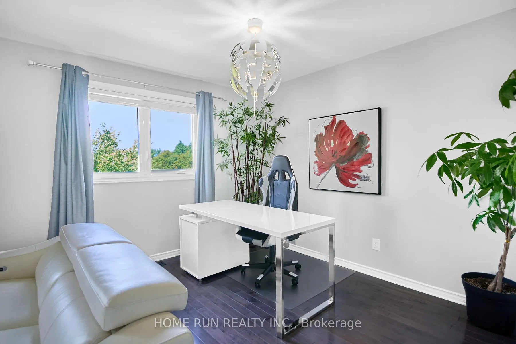 21 Longboat Court