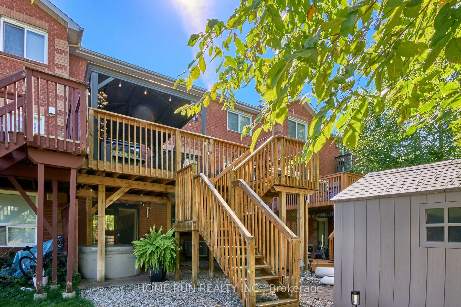21 Longboat Court