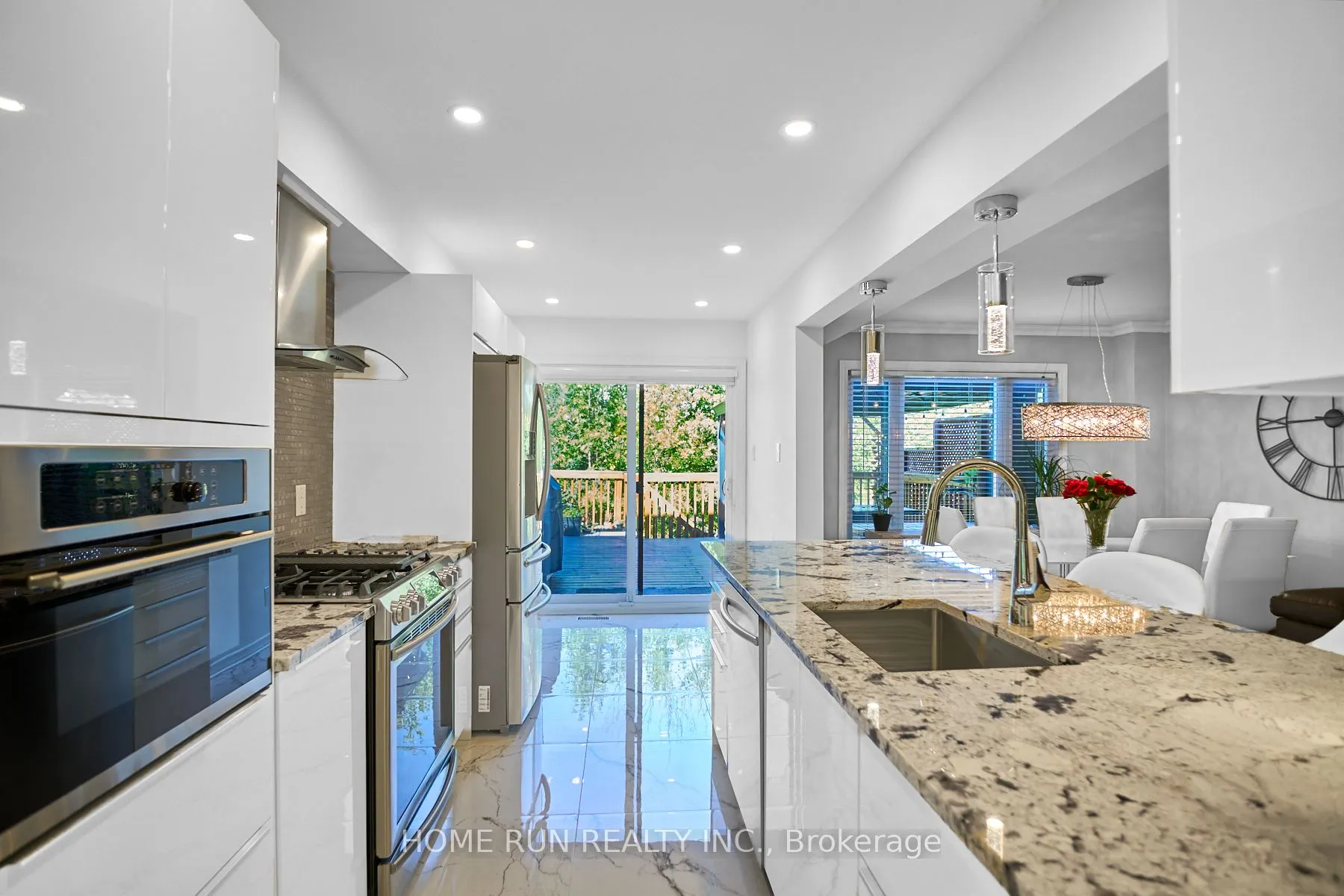 21 Longboat Court