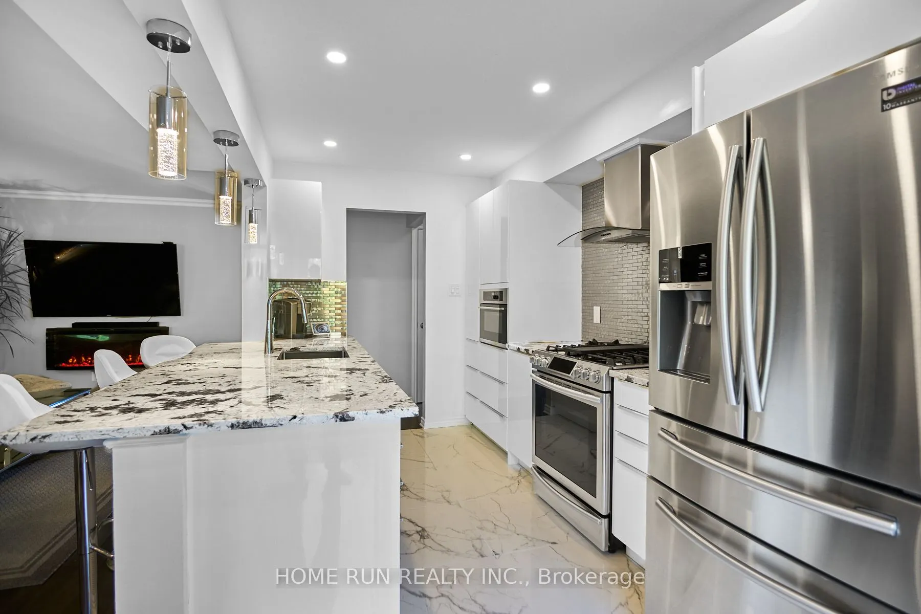21 Longboat Court