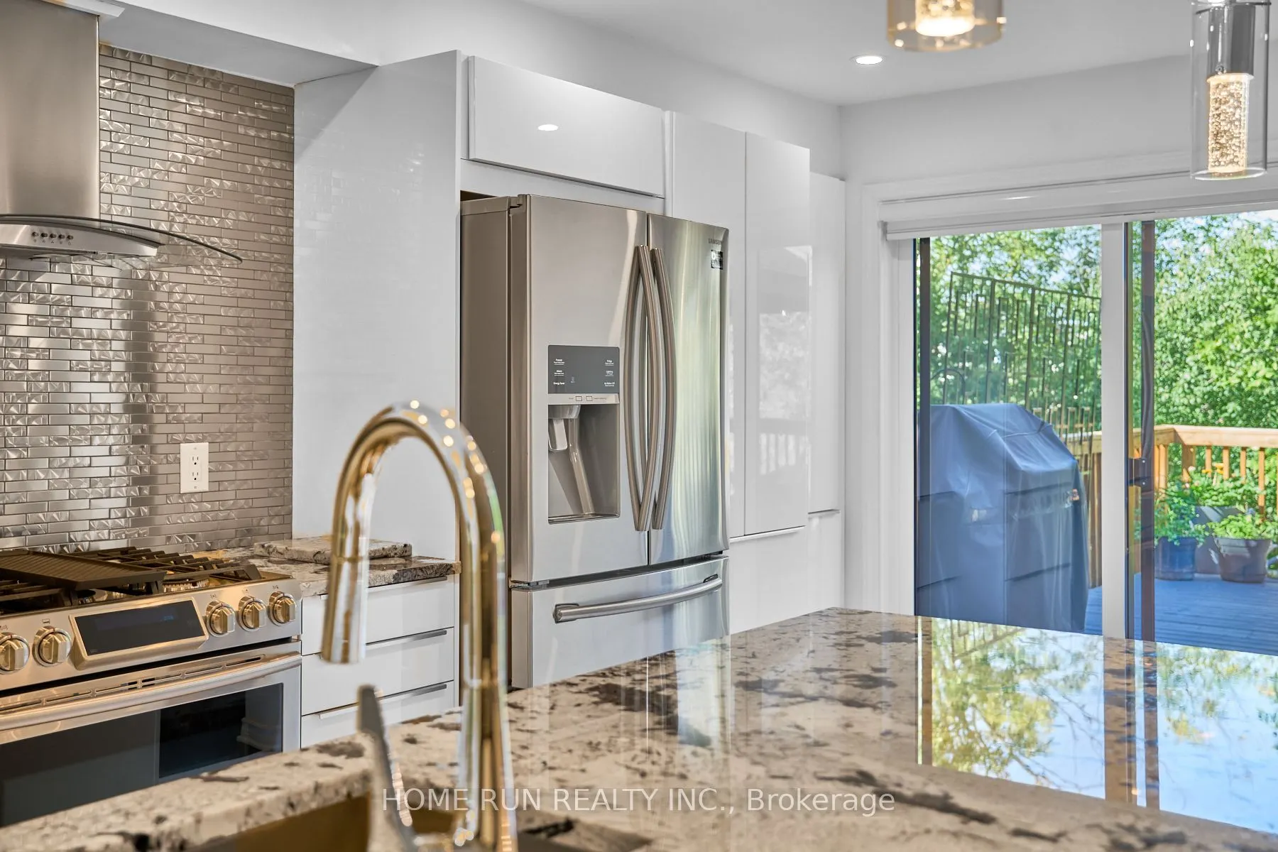 21 Longboat Court