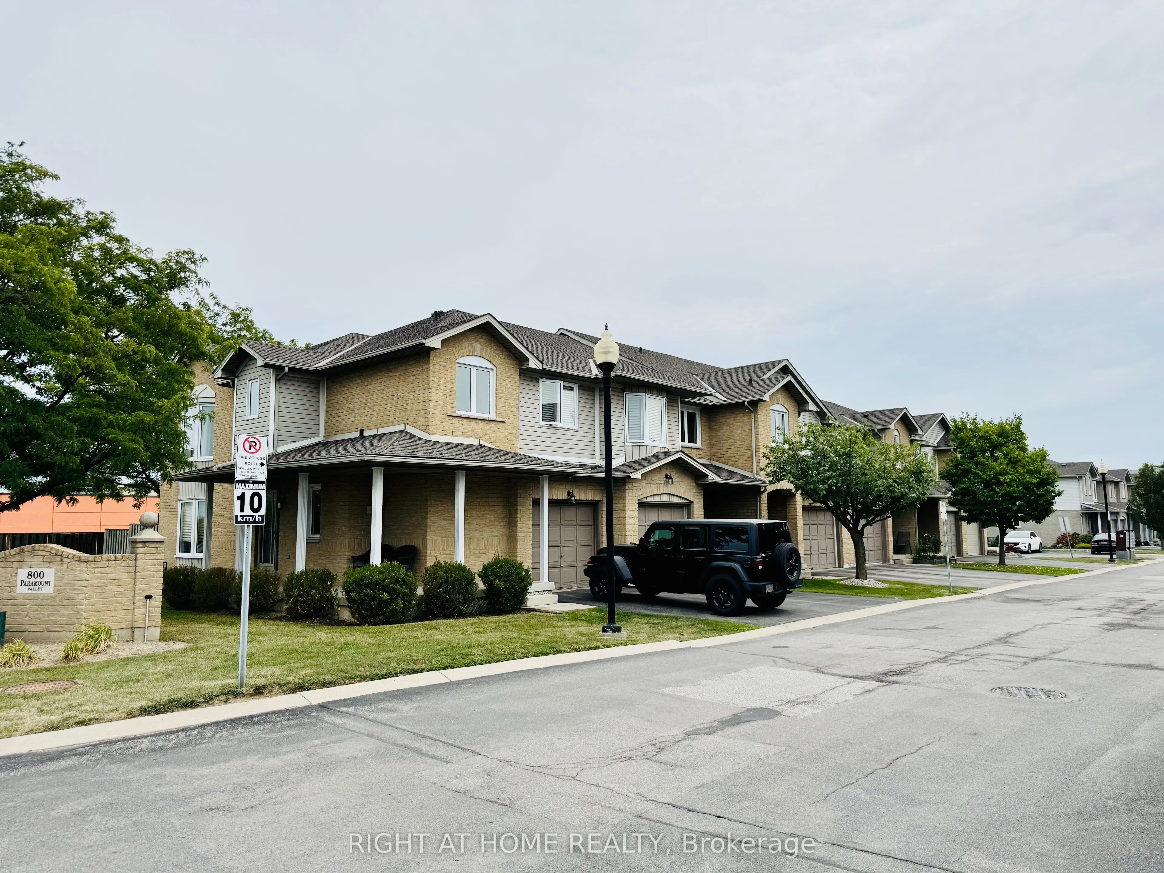 800 Paramount Drive, #10