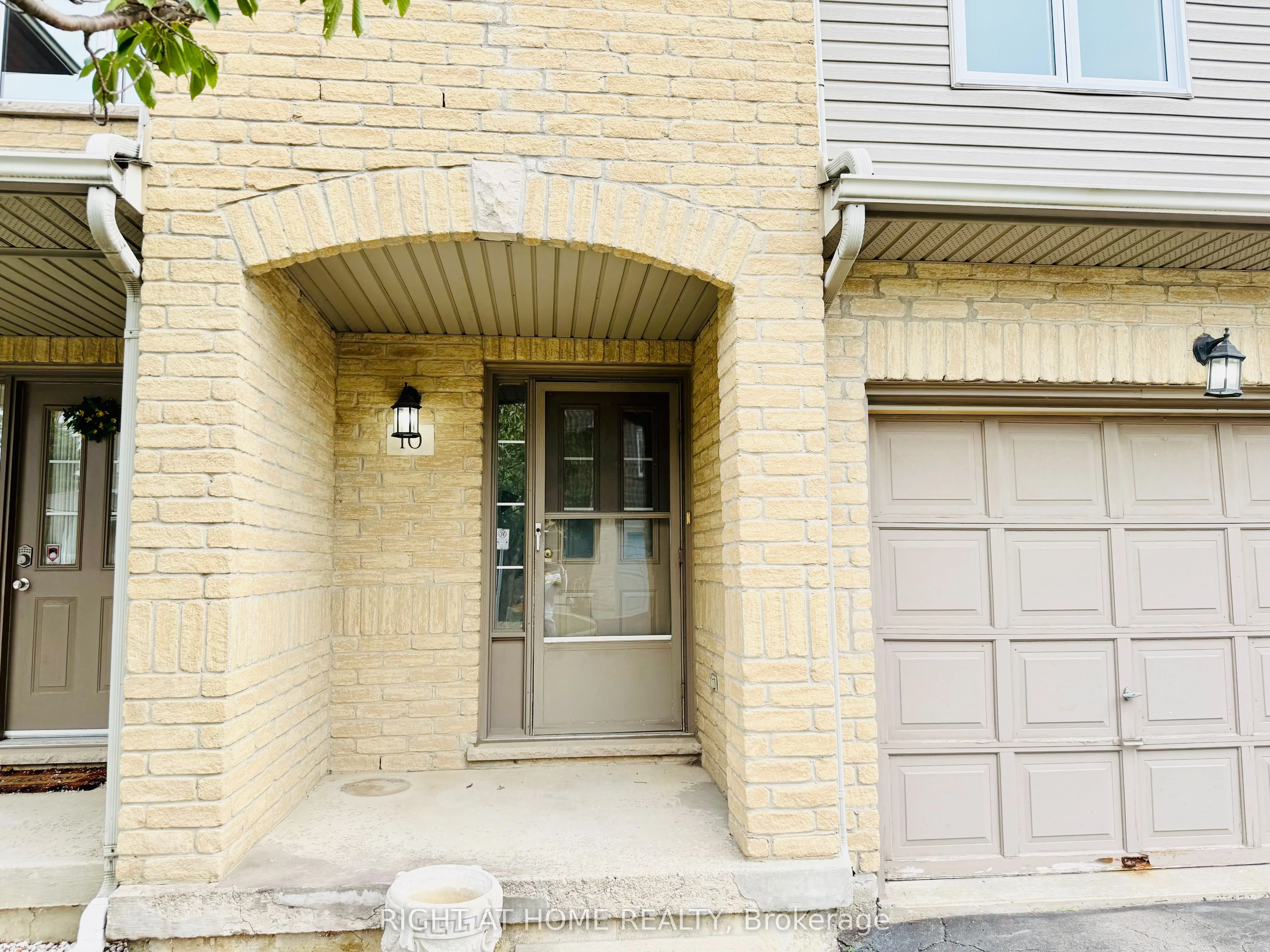 800 Paramount Drive, #10