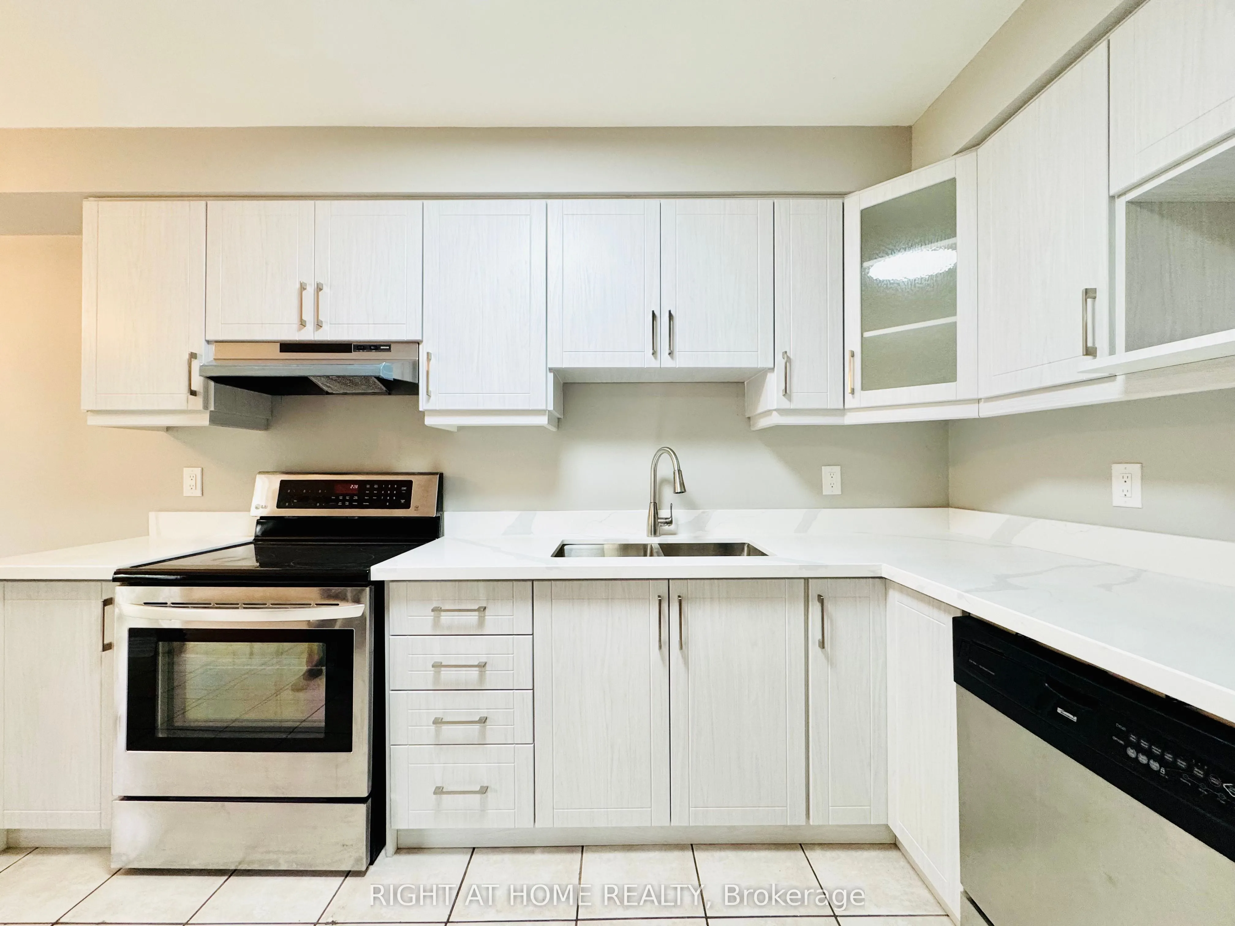 800 Paramount Drive, #10