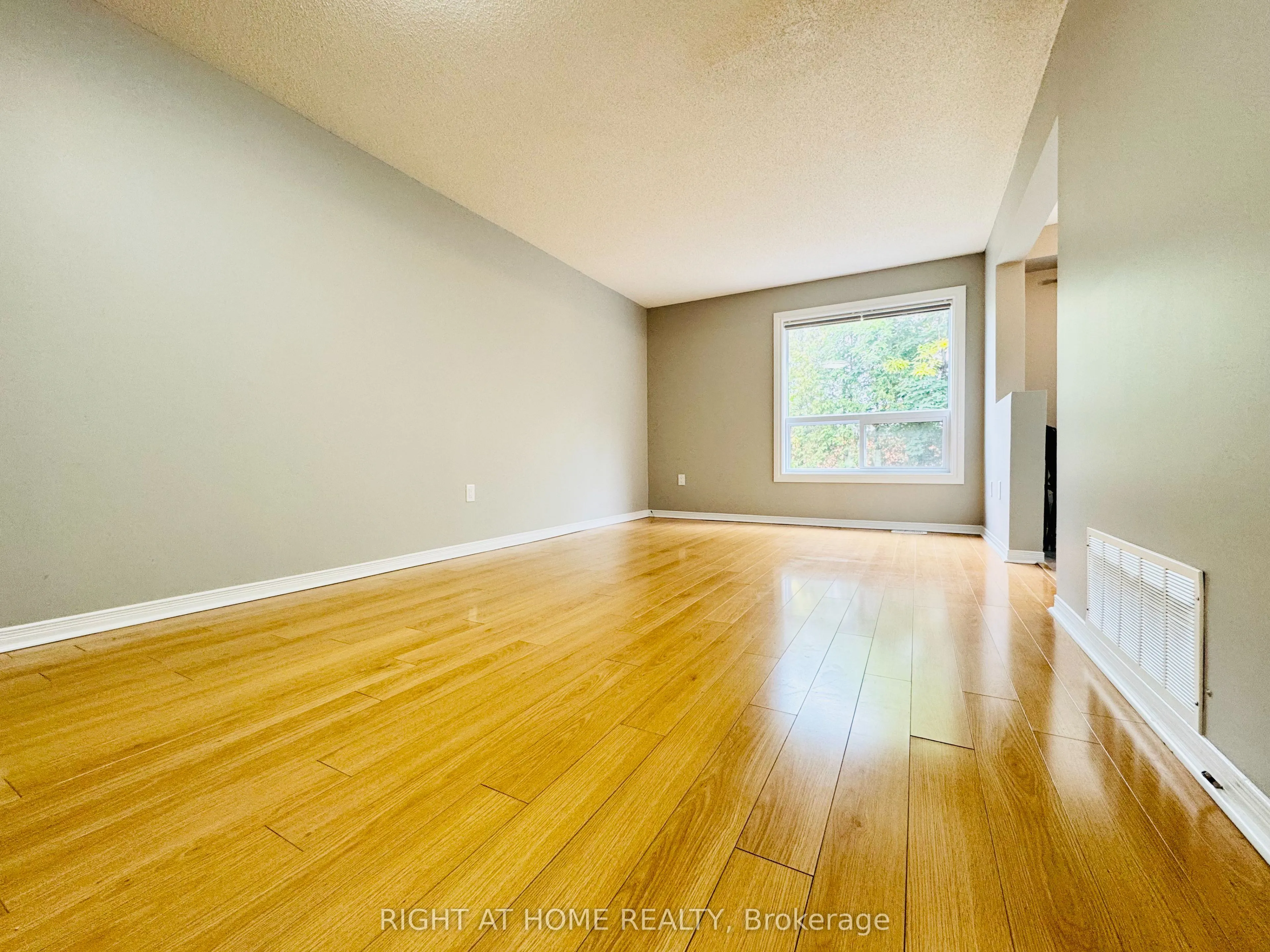 800 Paramount Drive, #10