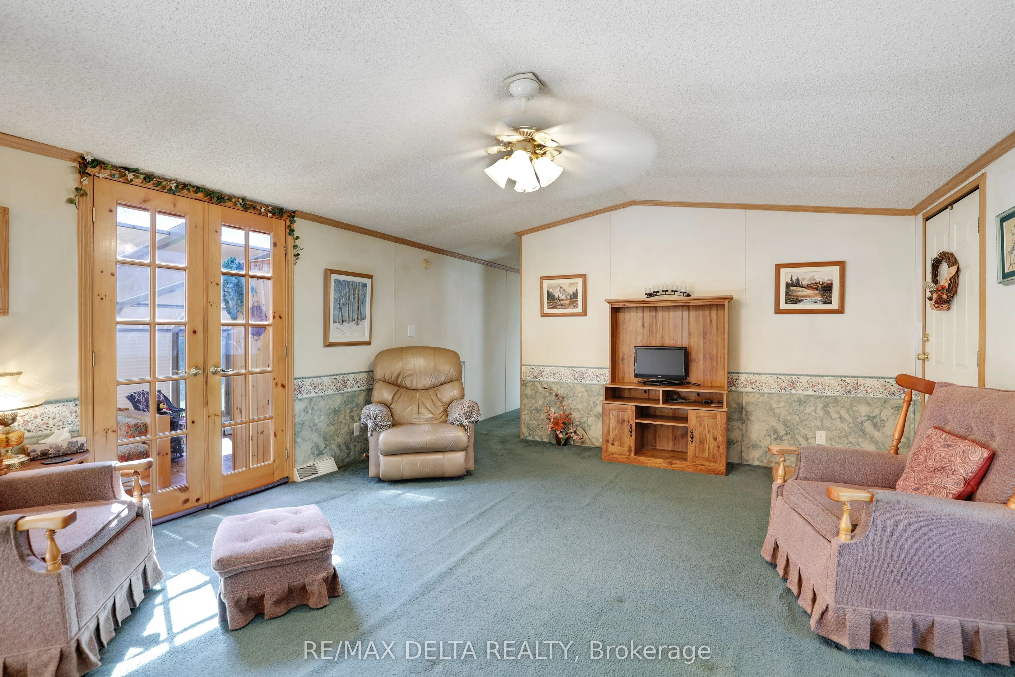 15270 Concession 8-9 Road