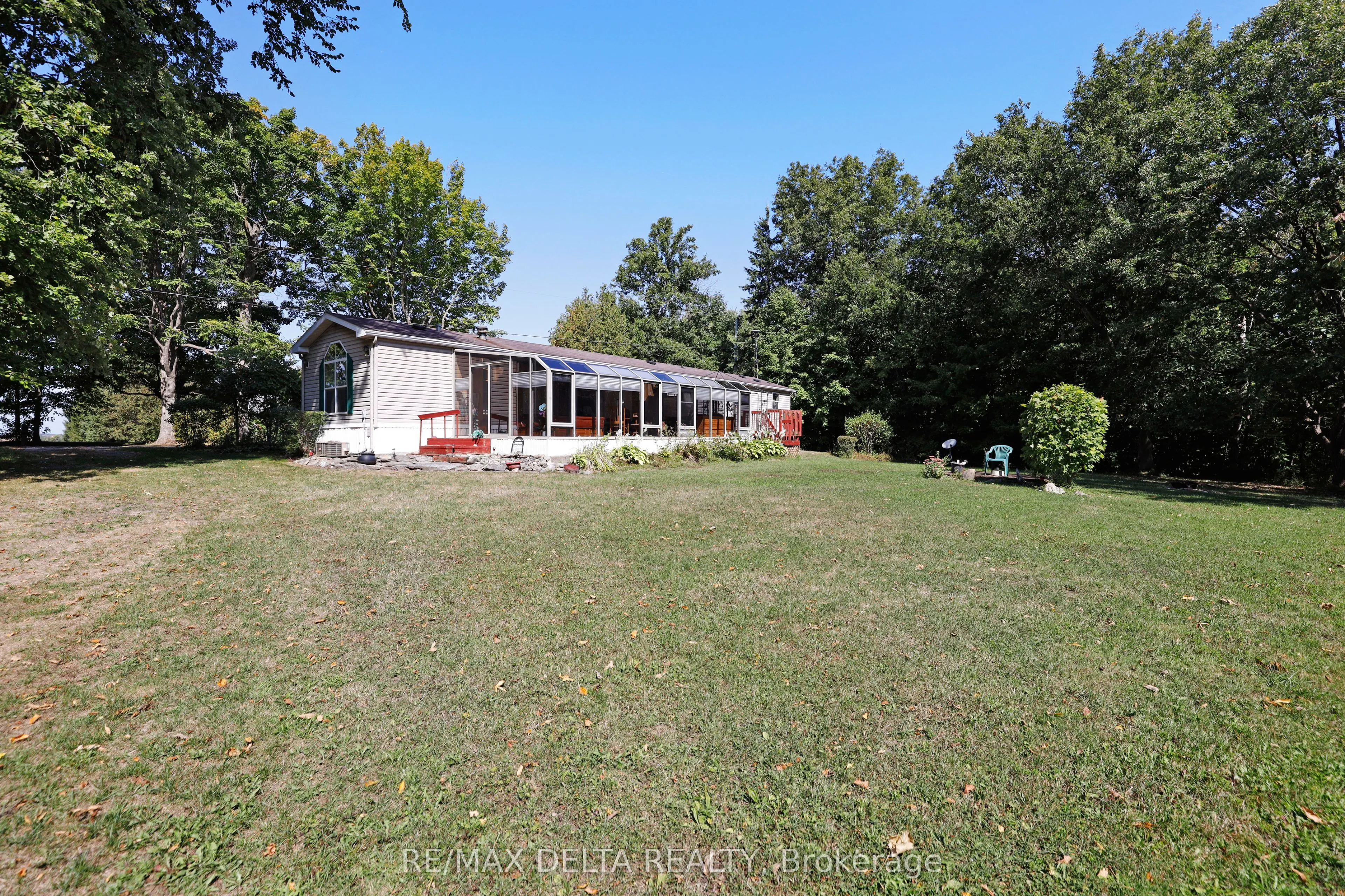 15270 Concession 8-9 Road