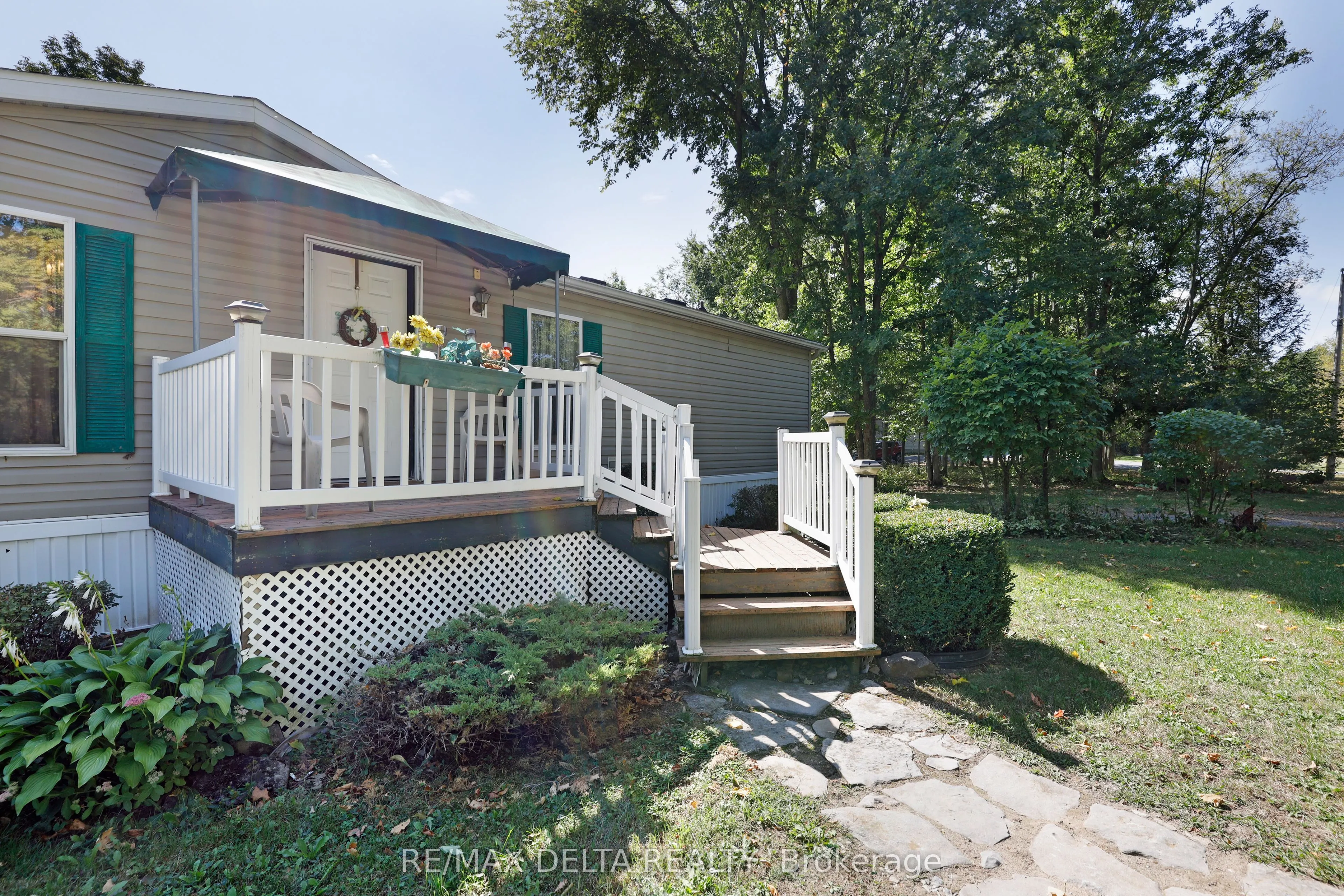15270 Concession 8-9 Road