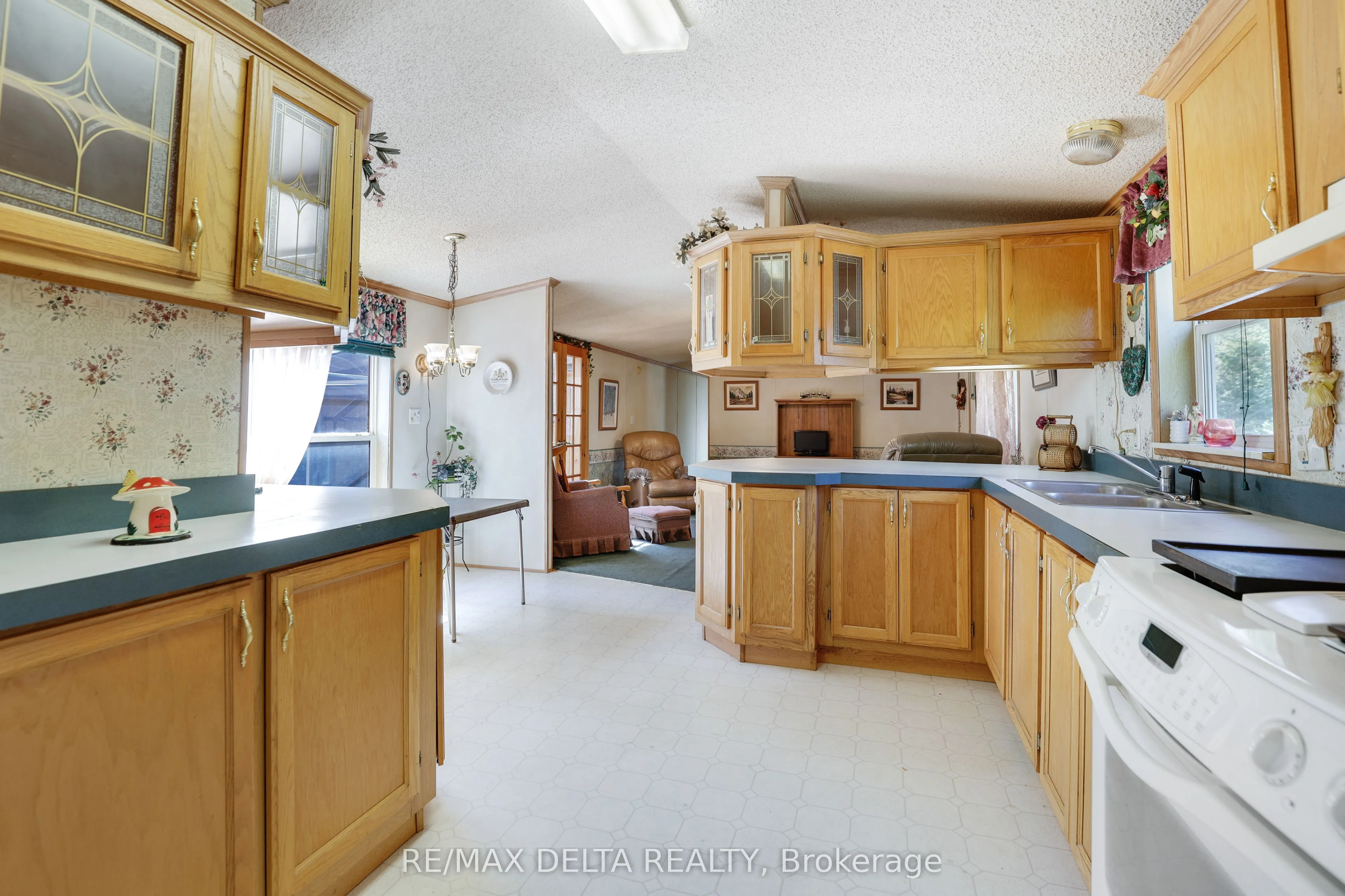 15270 Concession 8-9 Road
