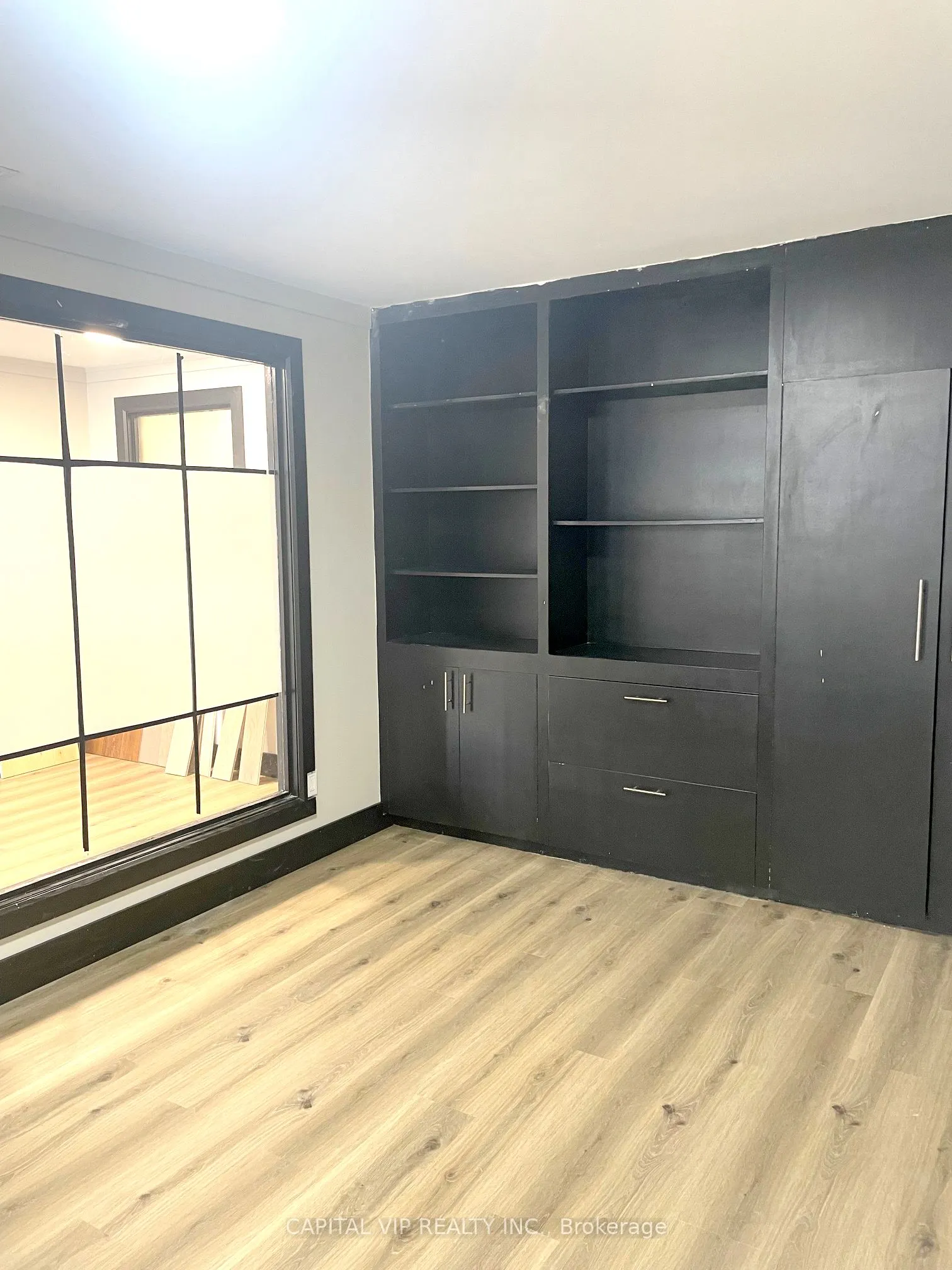 5350 Canotek Road, #22