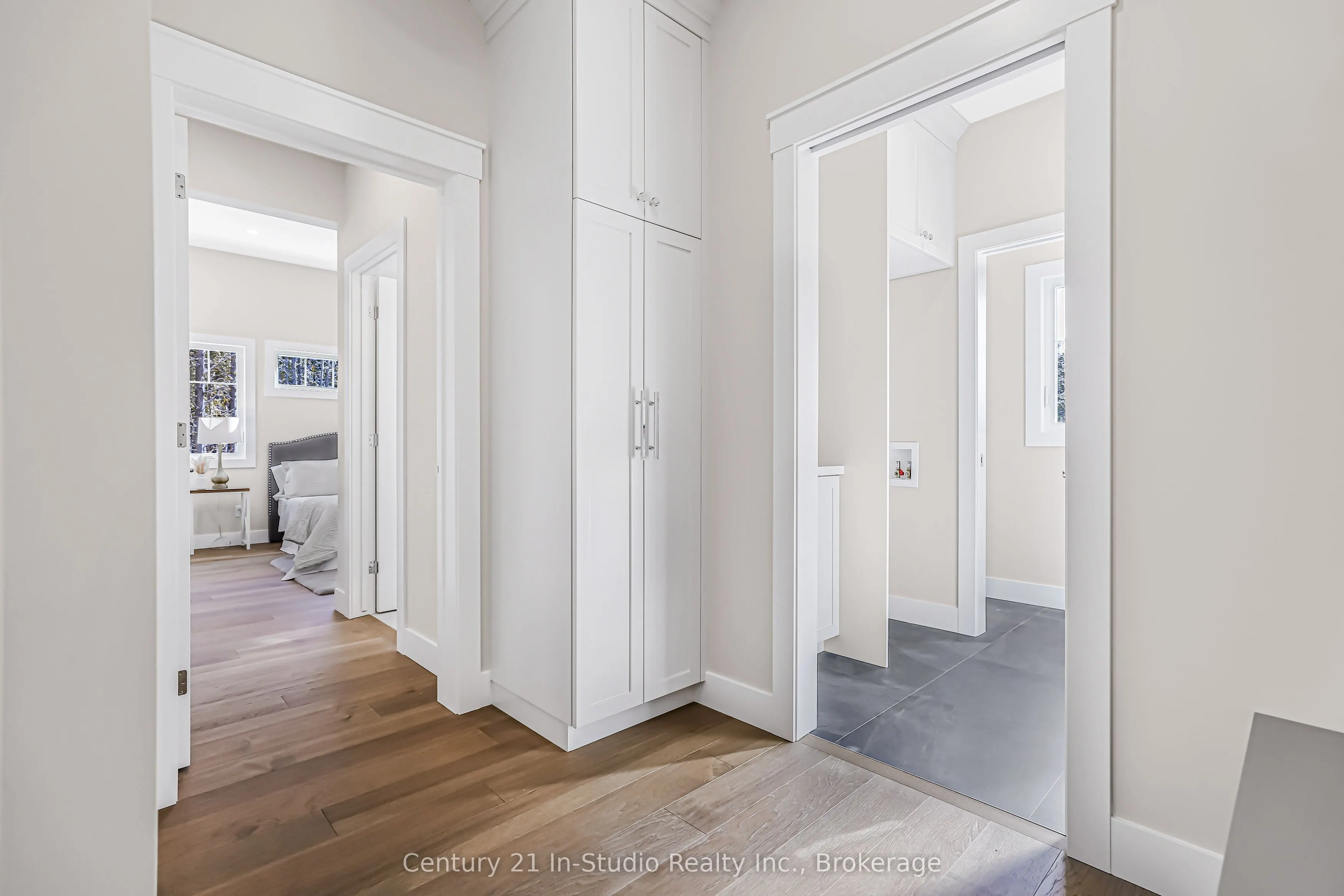 3 Grenville Street N