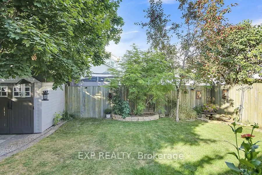 48 Deighton Crescent